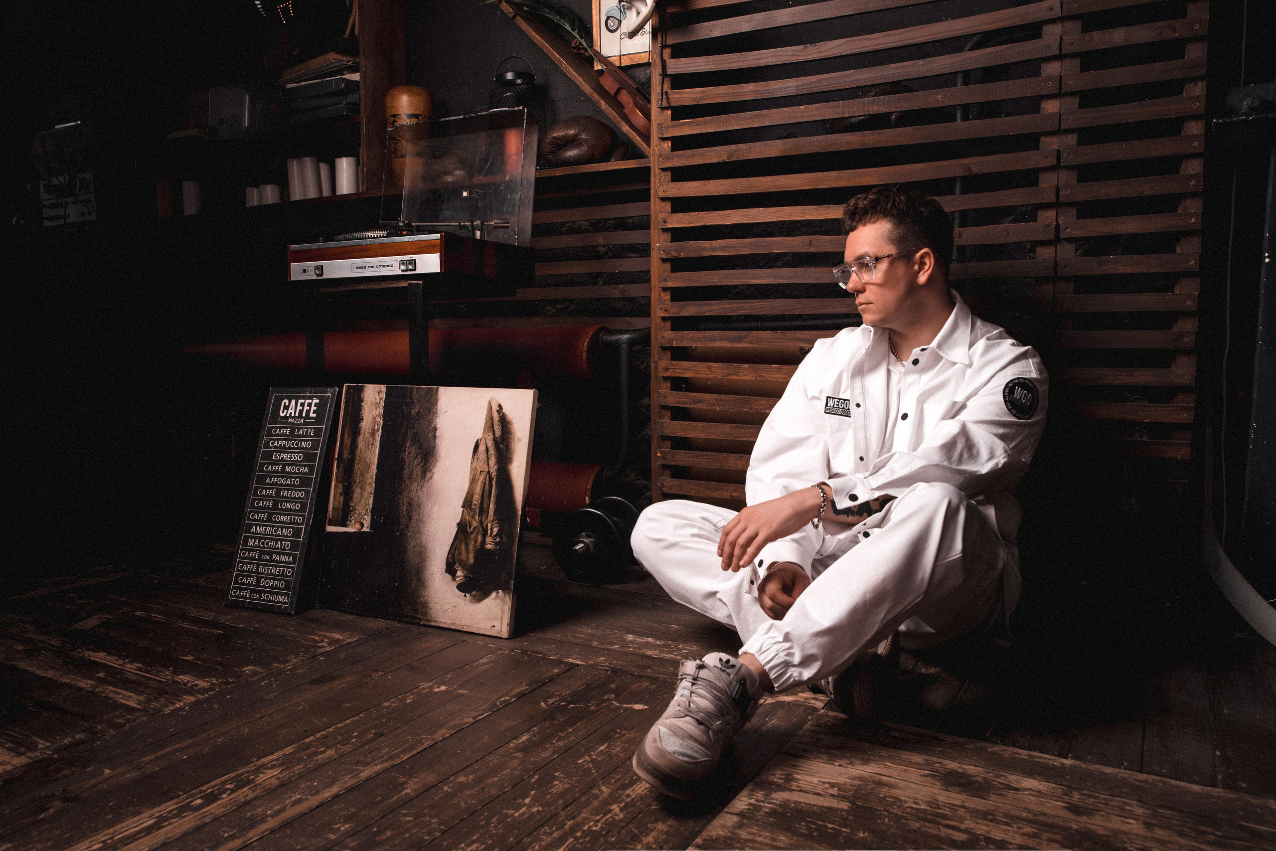 Фотосессия на обложки трека для KALVADOS. Photographer Viktoriya Markushina «My world throug»