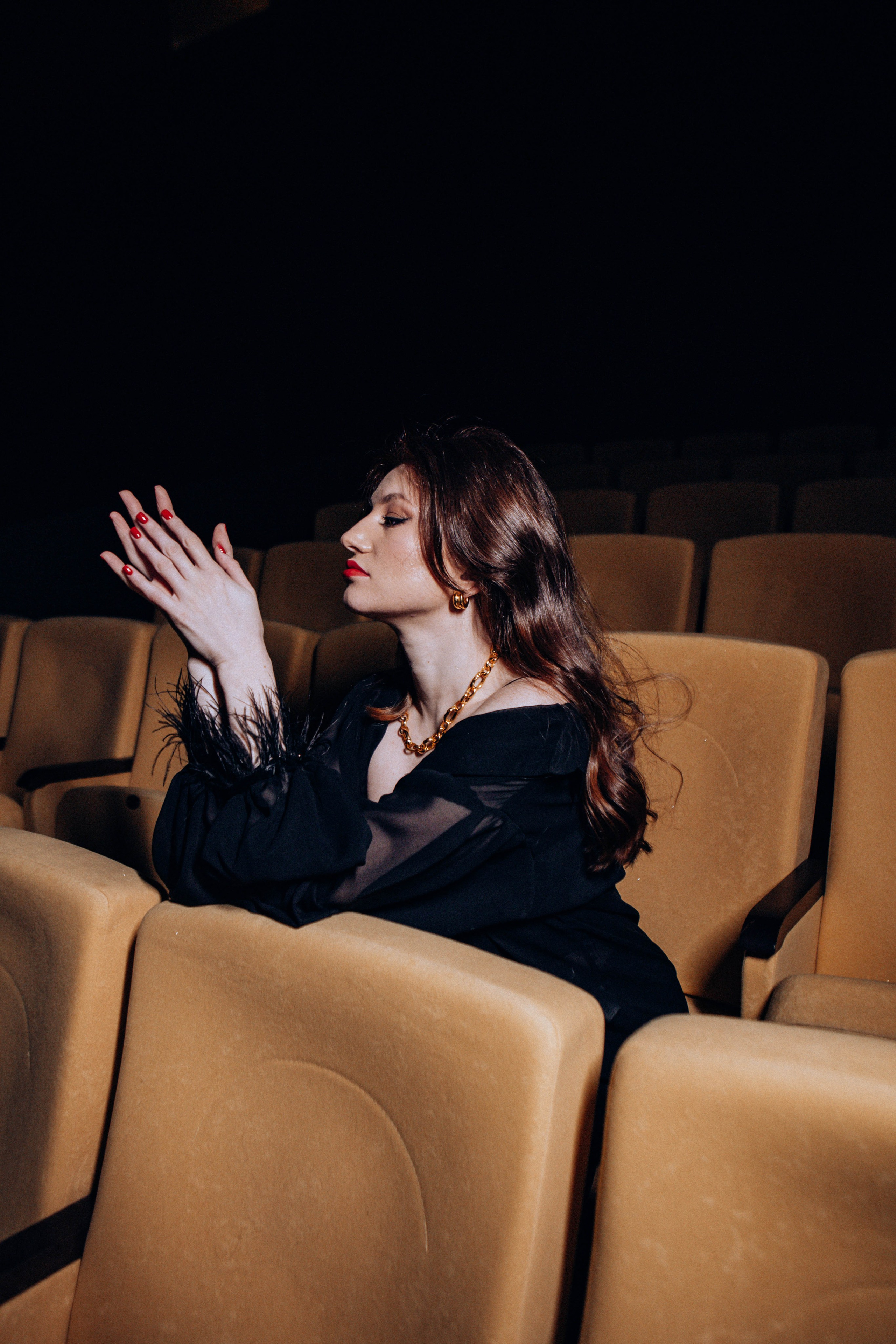 Катя. Контакты