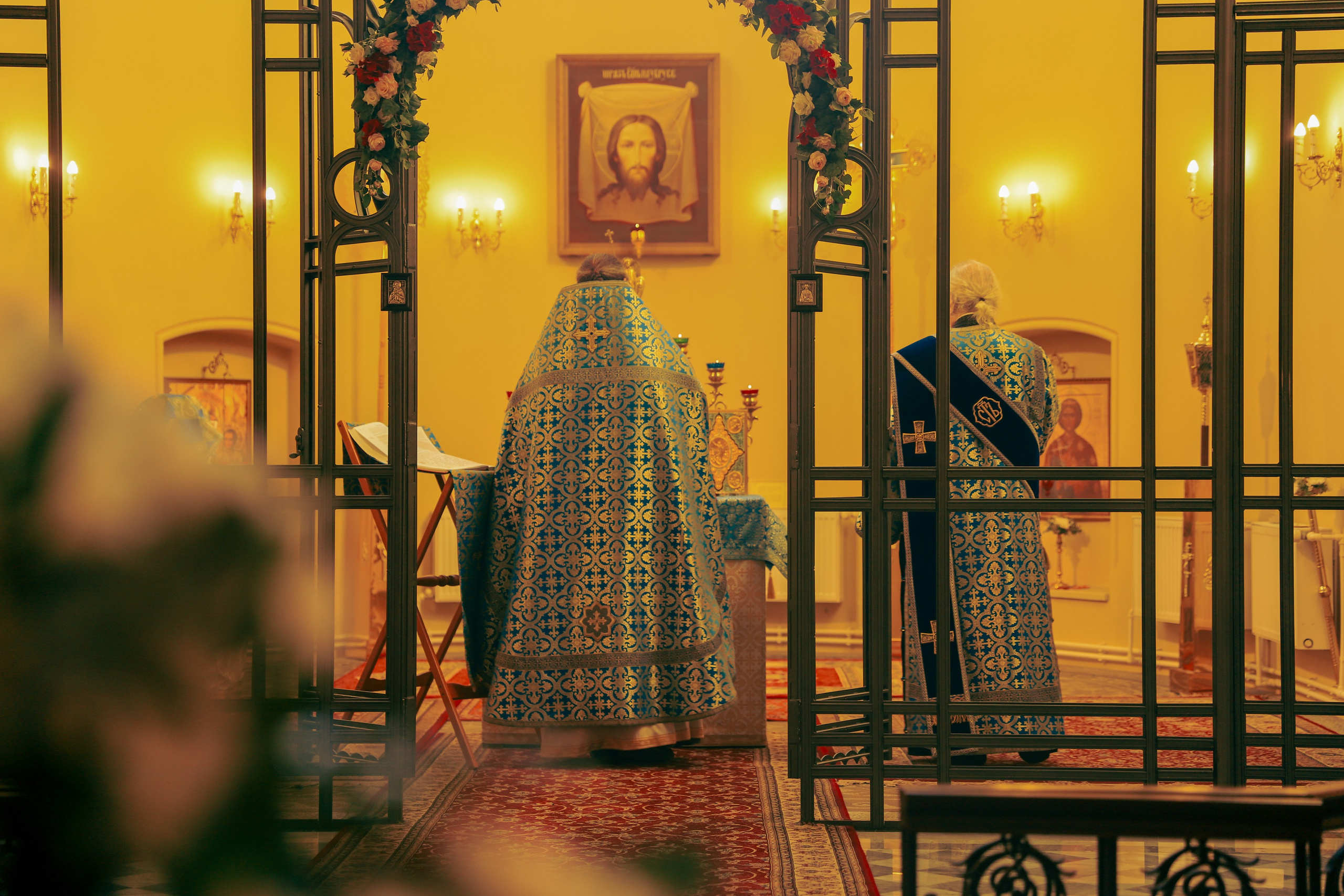 Служба в церкви