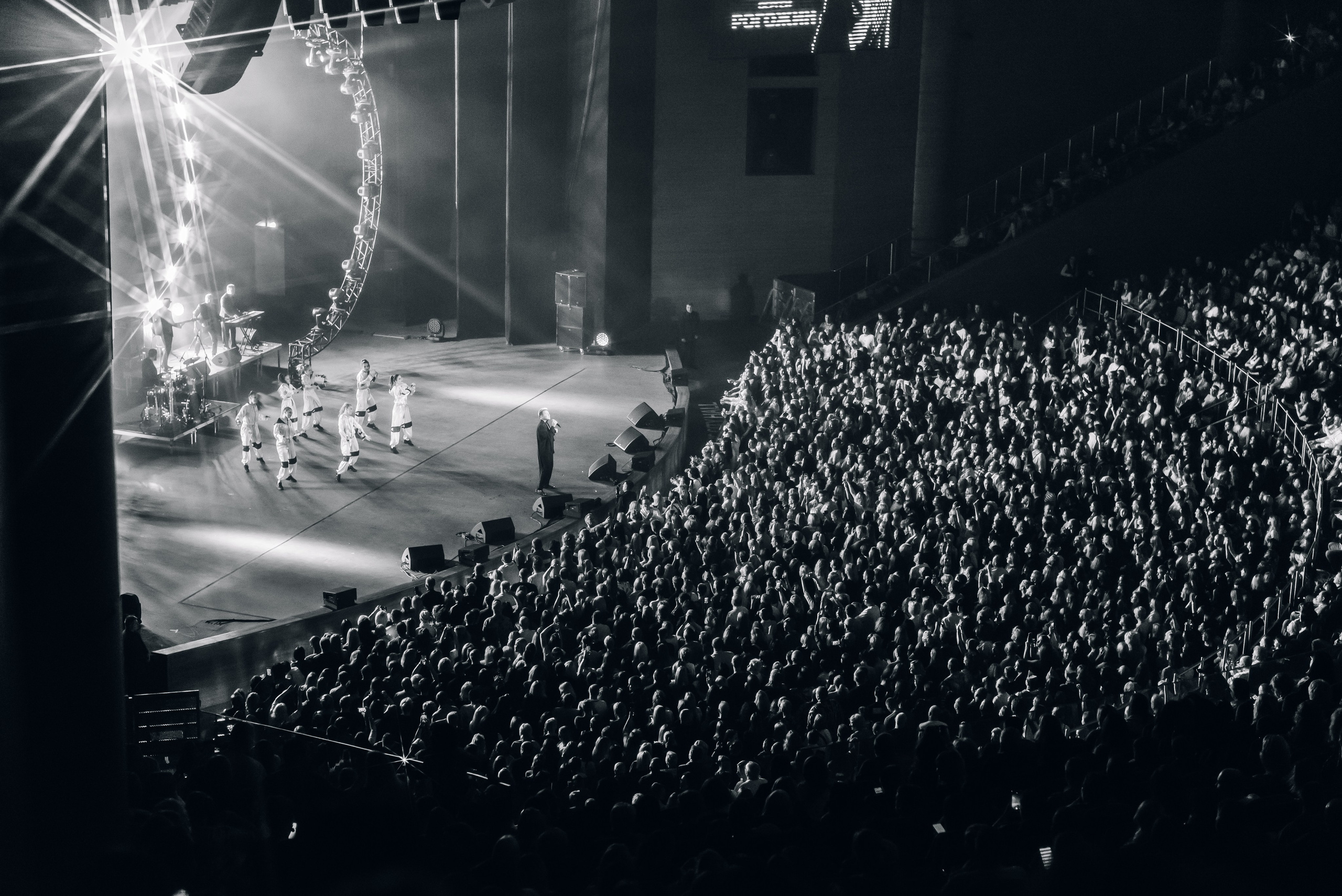 Дискотека 80-90-2000х — «Имена на все времена», Крокус Сити Холл. Бренд-фотограф для экспертов и блогеров в Москве Влада Горбовская