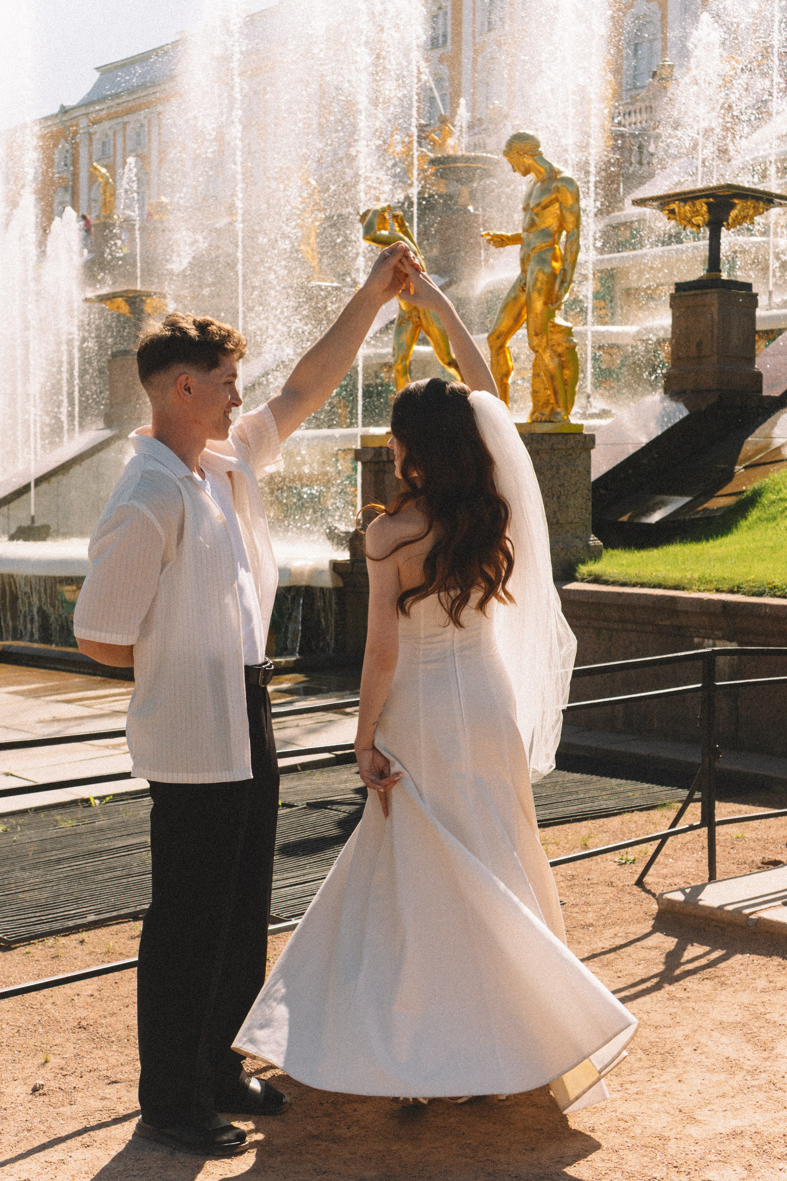 СВАДЕБНАЯ СЬЕМКА В ПЕТЕРГОФЕ И СЬЕМКА РЕПОРТАЖА В ЗАГСЕ ПЕТЕРГОФА. Профессиональный фотограф, Санкт-Петербург — Виктория Богомолова