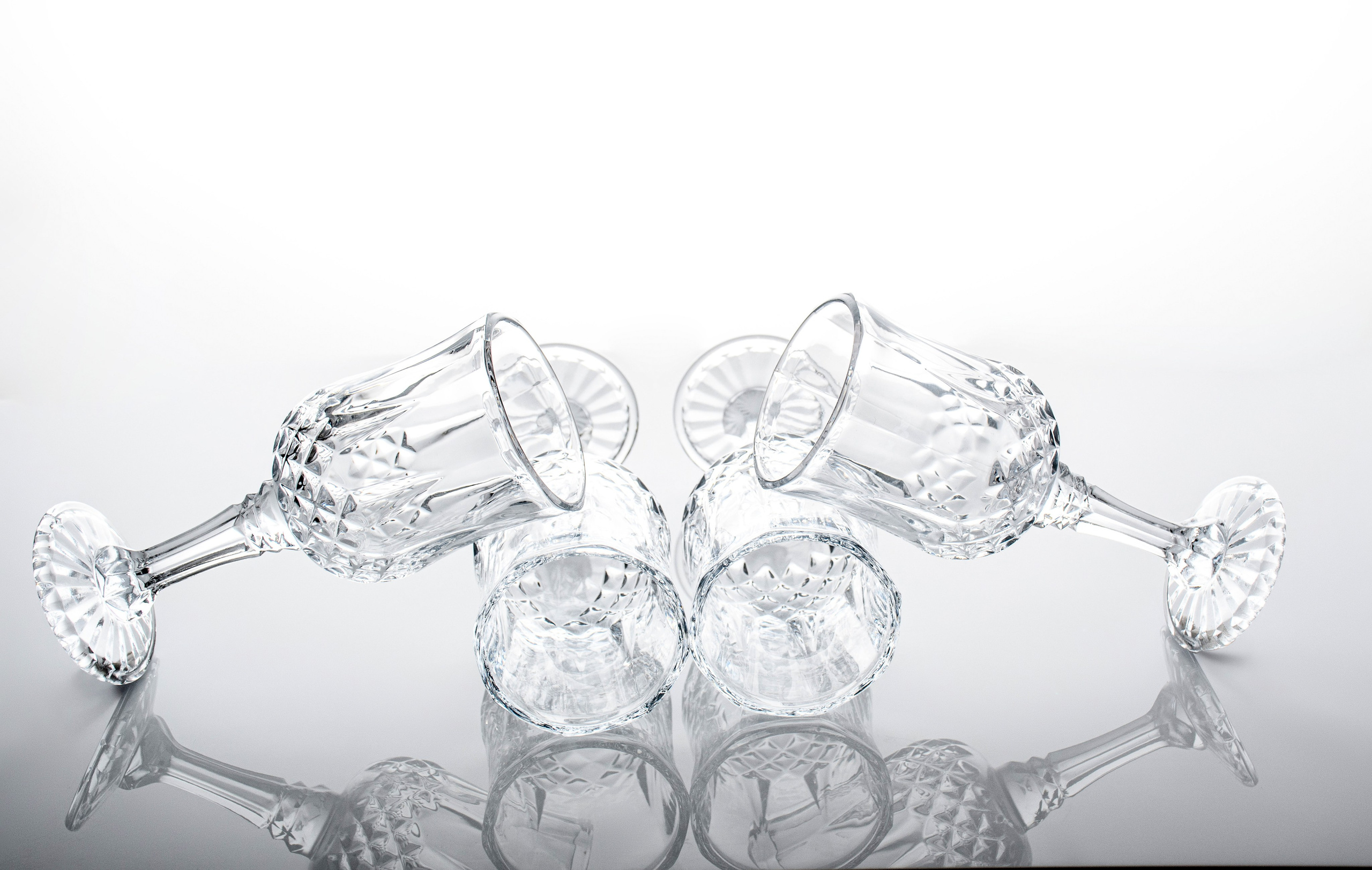 Стеклянные предметы. Предметный, рекламный, ювелирный фотограф в Москве