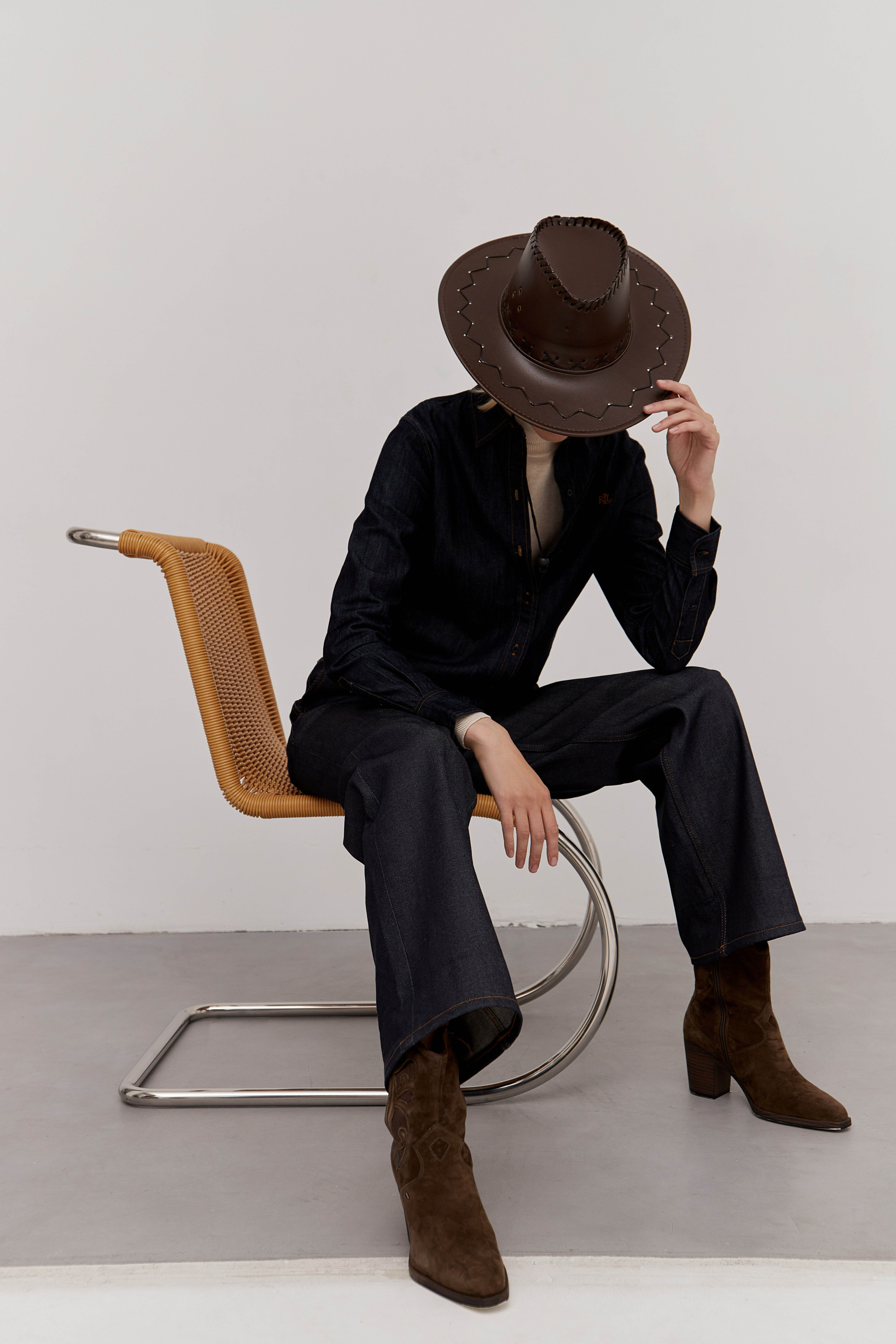 Каталог костюмы