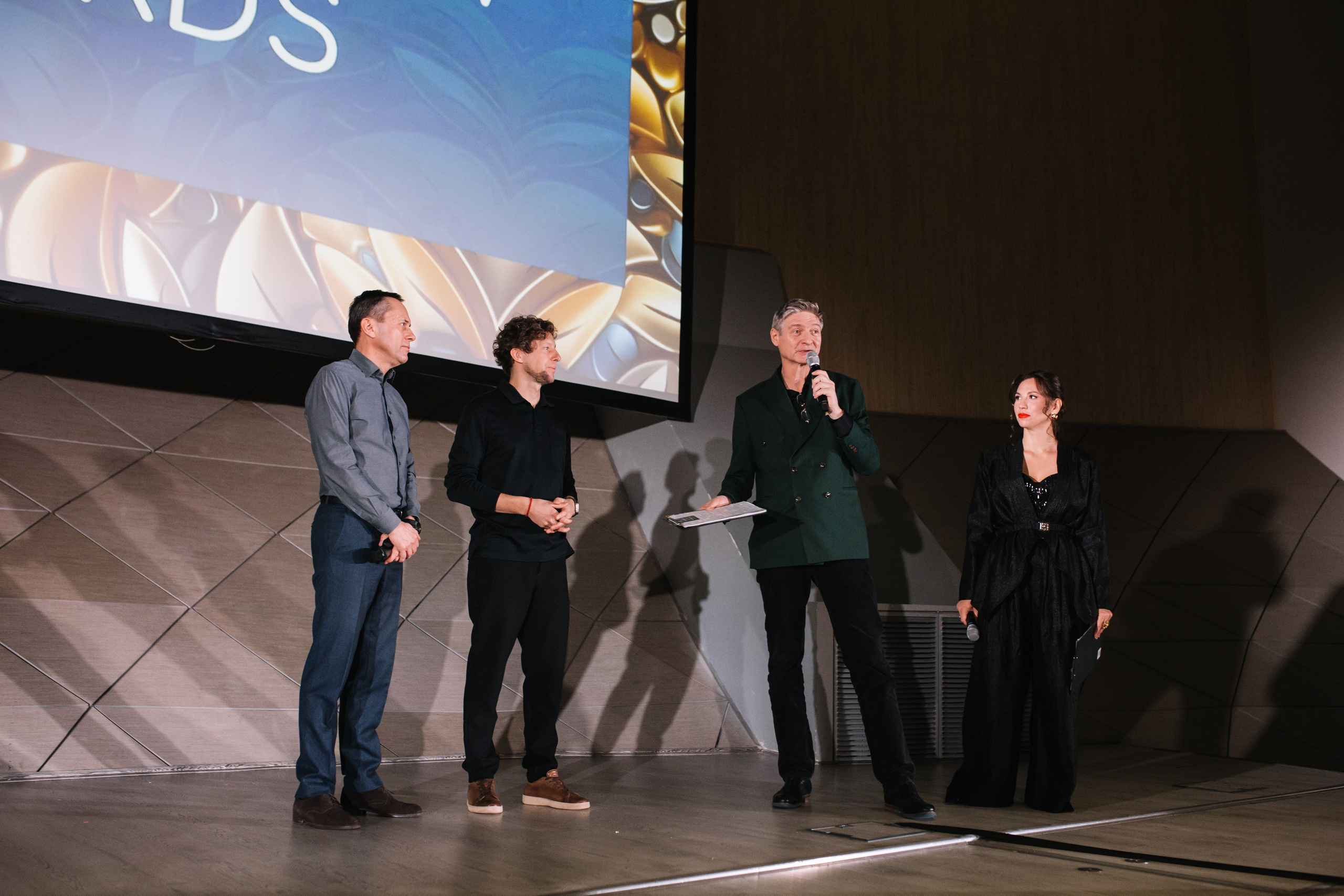 L Buro / Go Smart / Экспо Skolkovo. Nadezhdin Studio