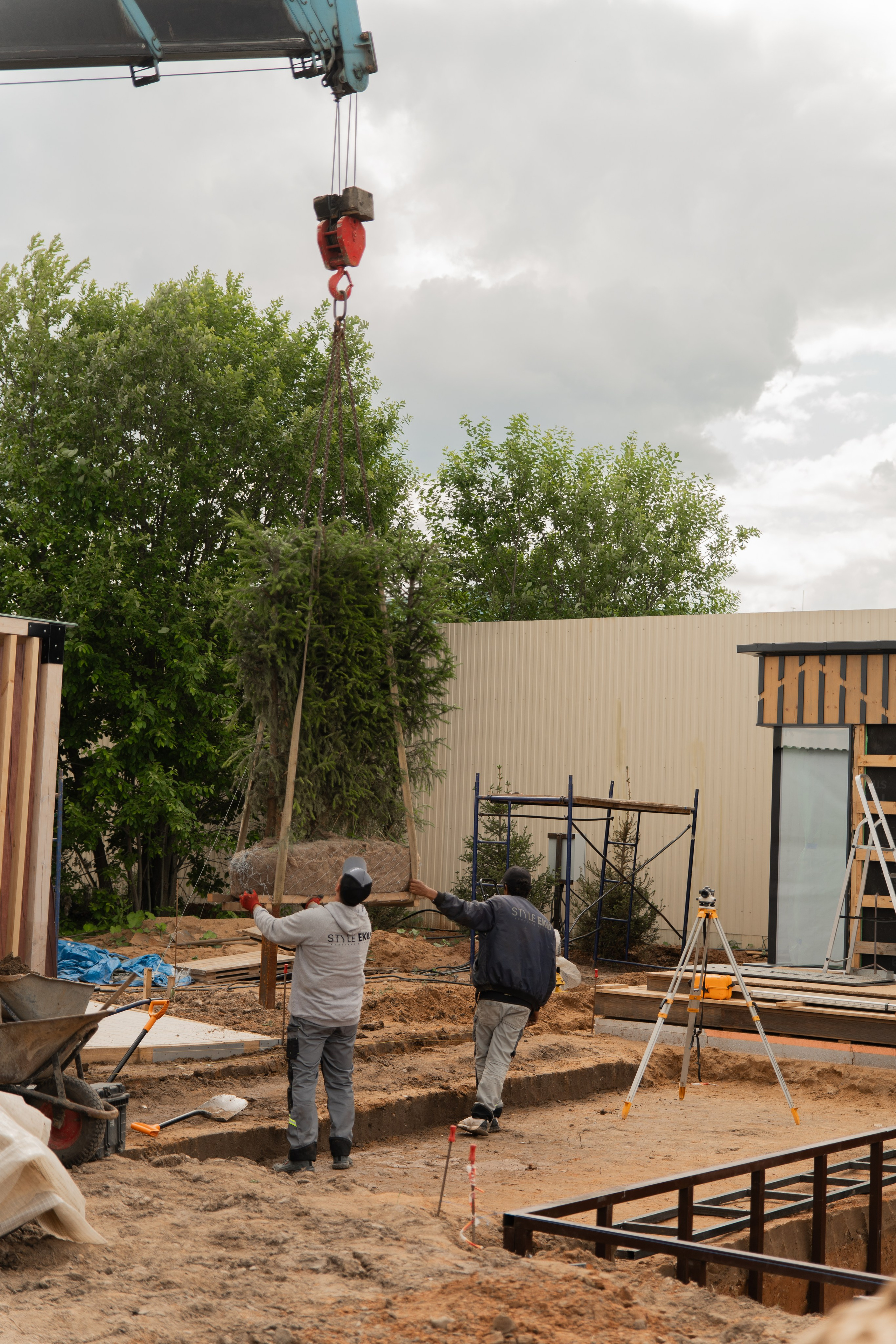 Этап ландшафтных работ. Автомобильный фотограф Светлана Усова