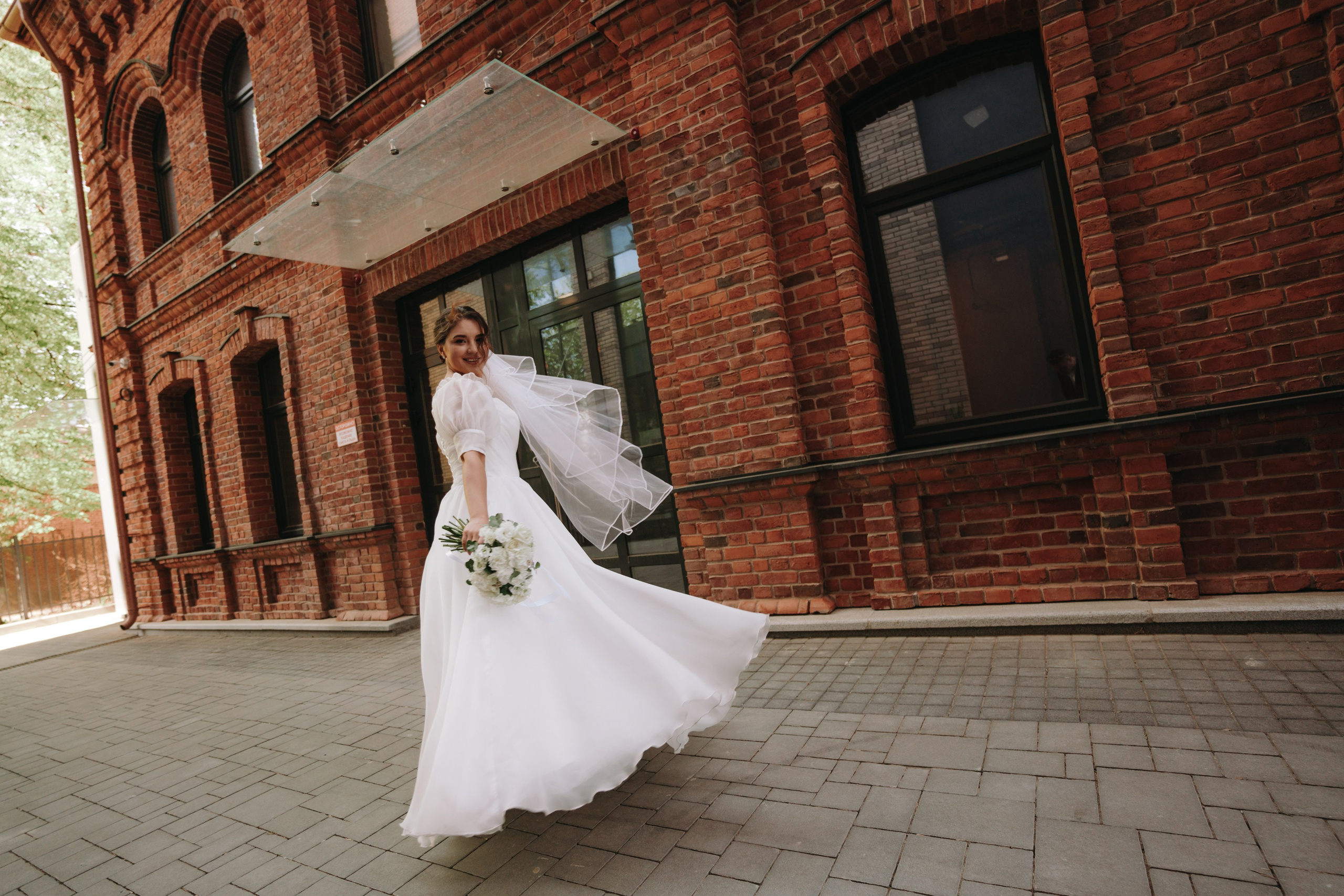 Свадебная фотосессия Радика и Дианы — Уфа, Nesterov Plaza, ЖК Империал, Президент Отель, шатёр М5