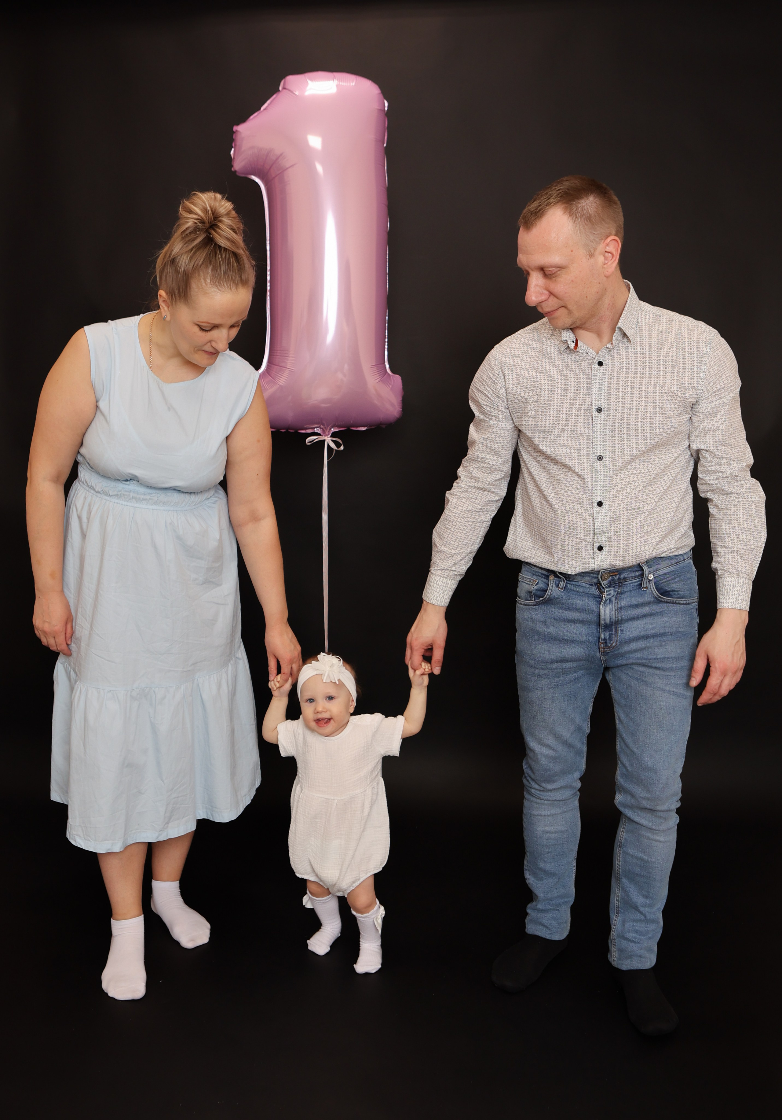 Фото с родителями на однотонных фонах. Фотограф новорожденных. Детский и семейный фотограф Марьяна Юдина