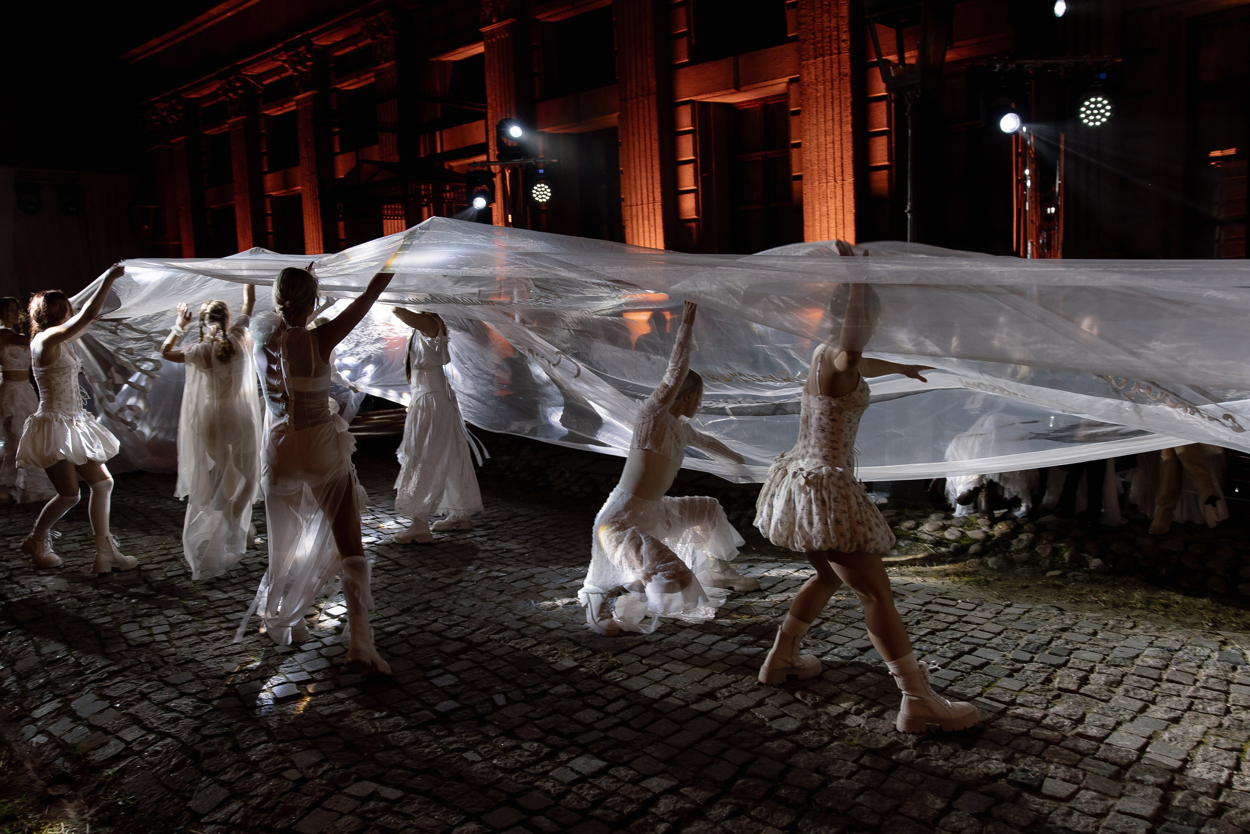 Rara Avis Fashion Show 2025. Свадебный фотограф Москва и Санкт-Петерург Артем Мамонов