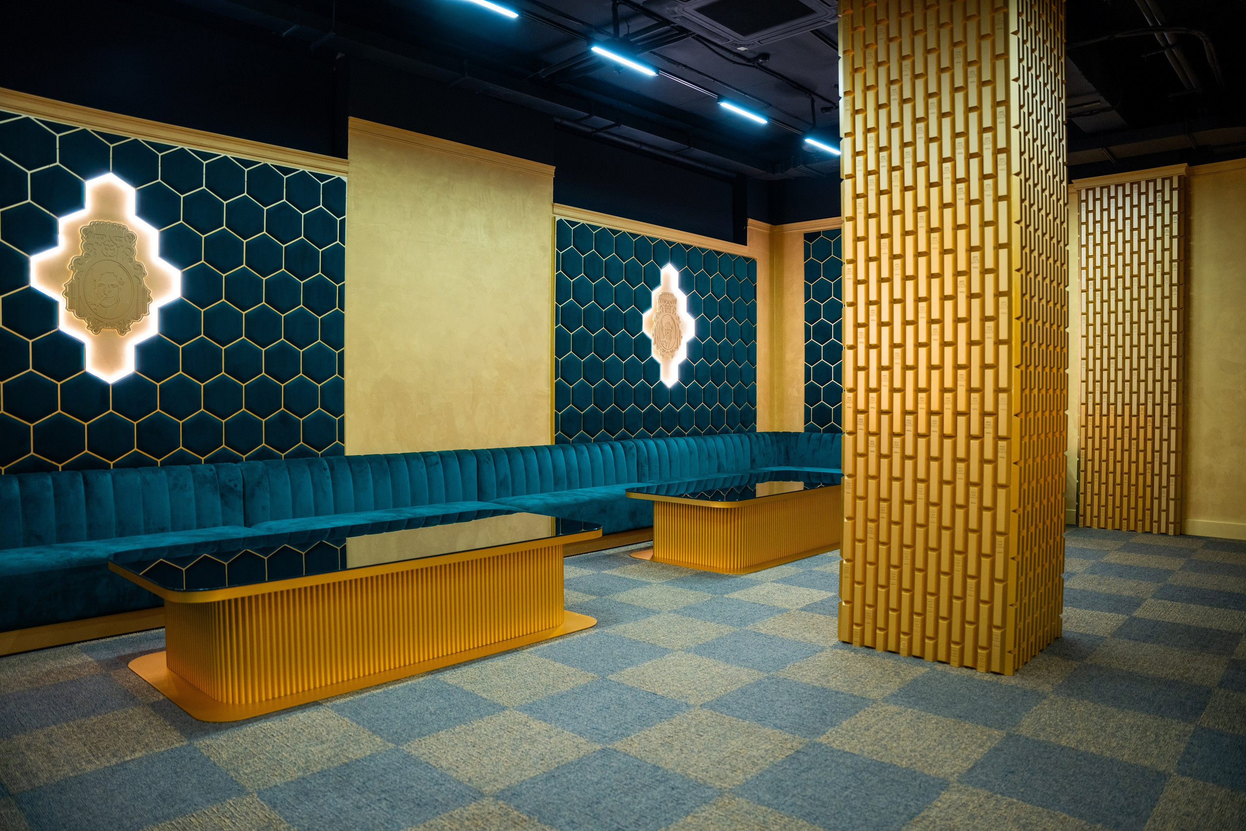 Фотосъемка интерьера стриптиз-клуба Hefner — элитный клуб Краснодара. Интерьерная фотосъемка клуба Hefner в Краснодаре — профессионально. Шедевры для Вас! Фотограф и Видеограф в Краснодаре Пахиев Руслан