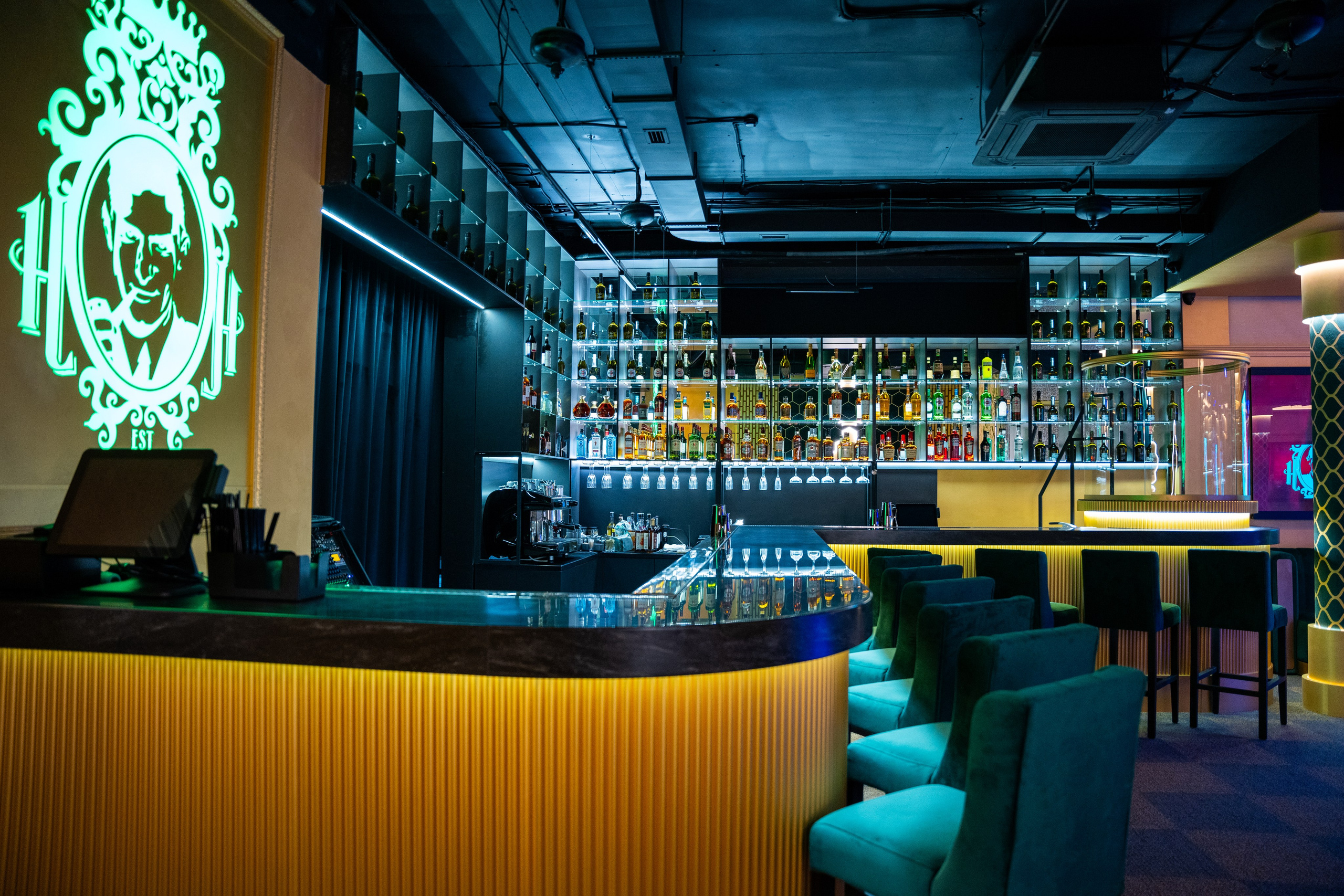 Фотосъемка интерьера стриптиз-клуба Hefner — элитный клуб Краснодара. Интерьерная фотосъемка клуба Hefner в Краснодаре — профессионально. Шедевры для Вас! Фотограф и Видеограф в Краснодаре Пахиев Руслан