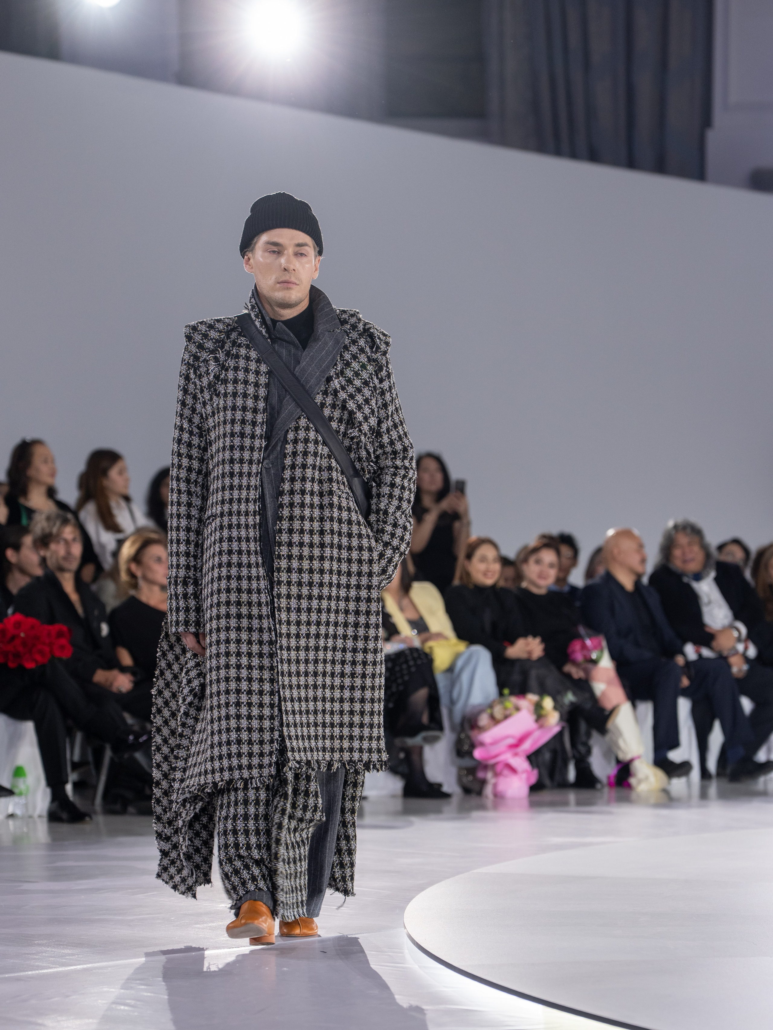 Дизайнер Aida Kaumenova. Сайт Алматинского НЮ АРТ, будуар и фэшн фотографа Дениса Карпенко