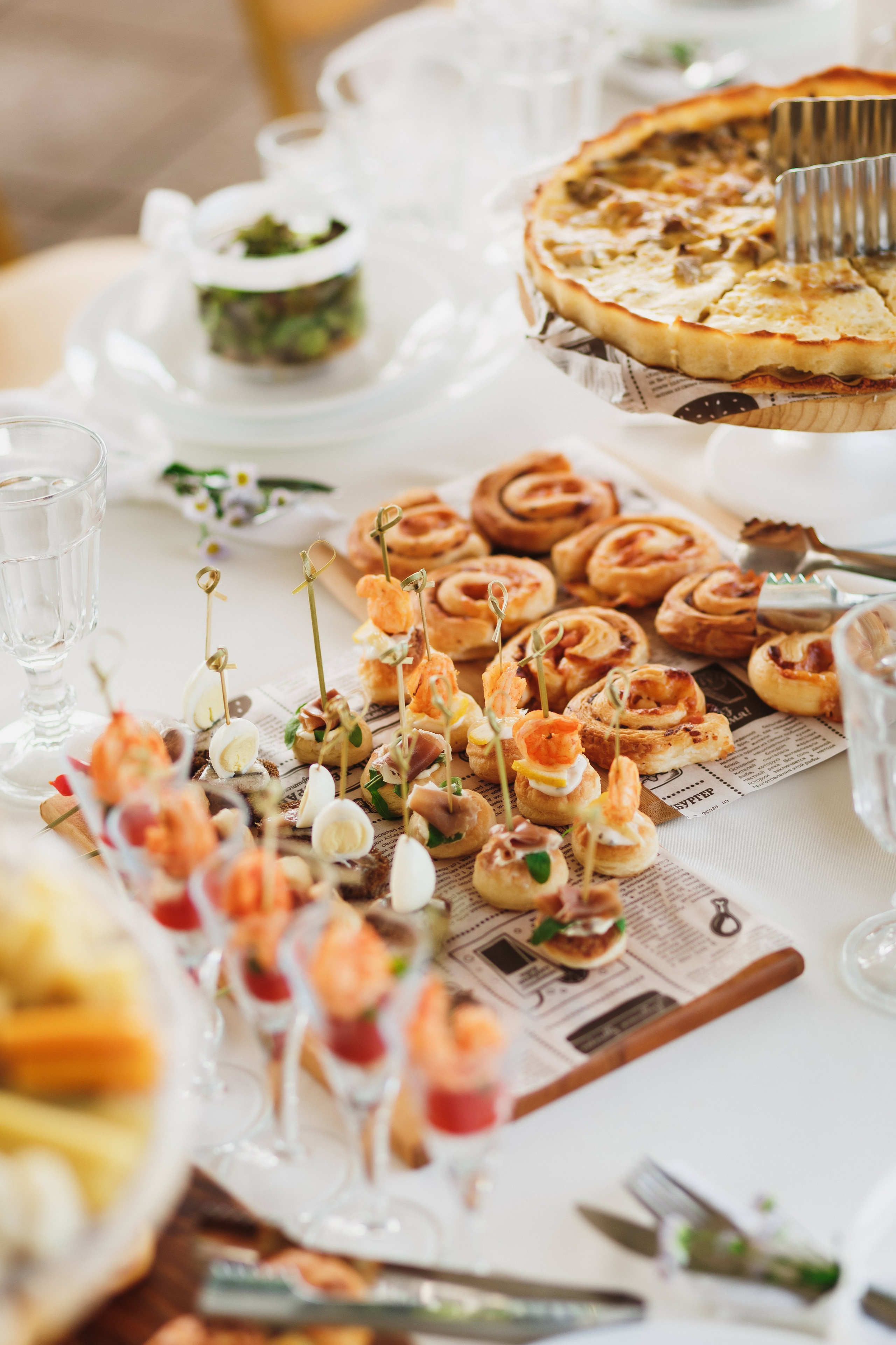 Свадебный фотограф Таганрог — фотосессия в центре города и банкет в коттедже «Виктория». Свадебный и семейный фотограф в Таганроге Бакарюк Антон