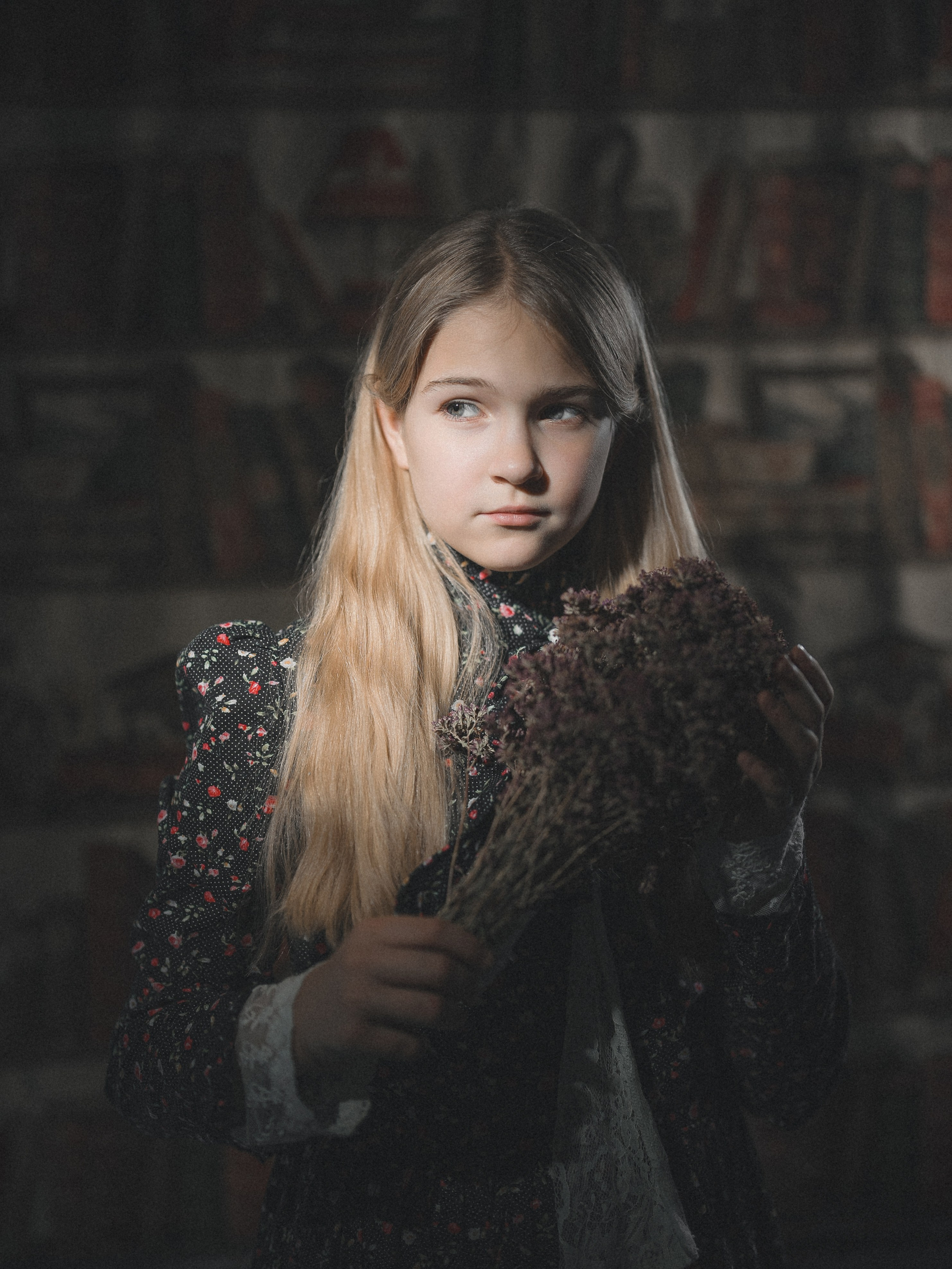 Примеры стилизации портретов и нестандартного света. Фотограф Олег Сотник