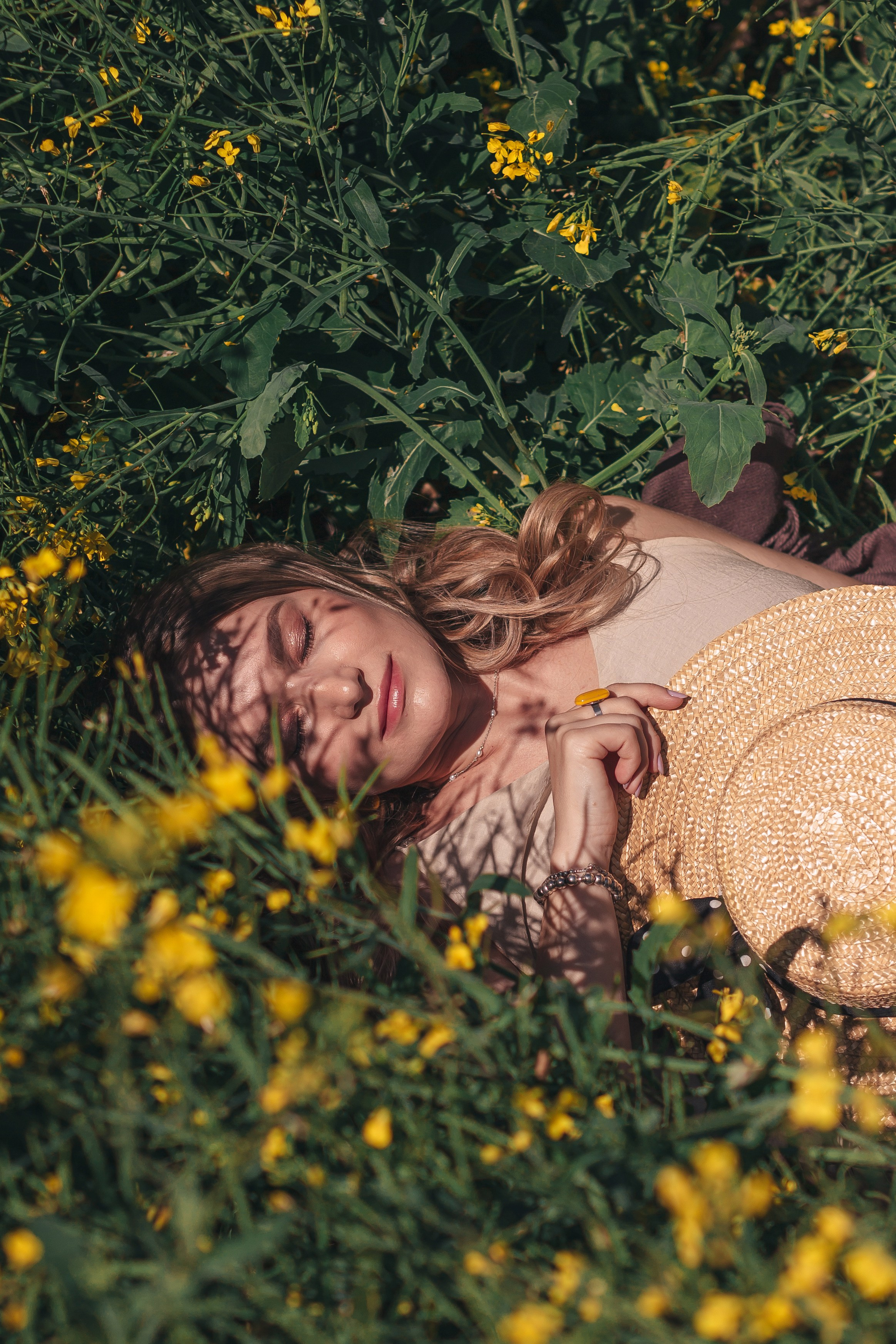 Рапсовое поле. Семейный и художественный фотограф в Тюмени Юлия Логинова