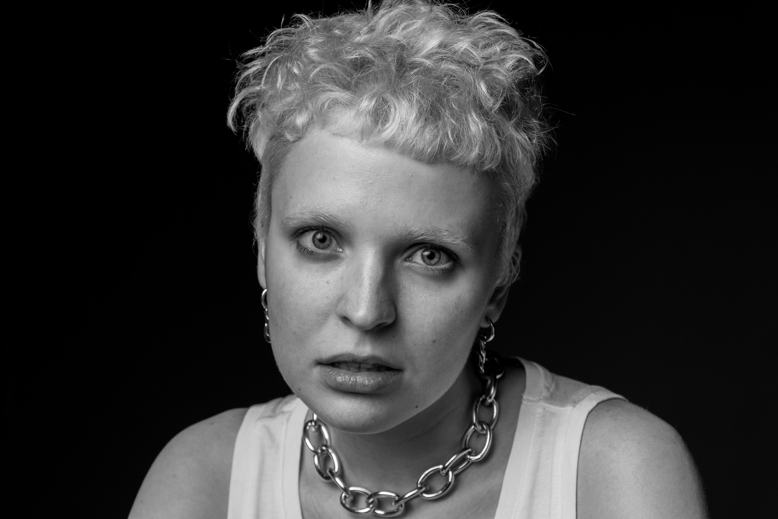 Эмоциональный портрет в Краснодаре. AI Фотограф Краснодар: мужские и женские фотосессии, стилизация съемки. Нейро-фотосессии онлайн