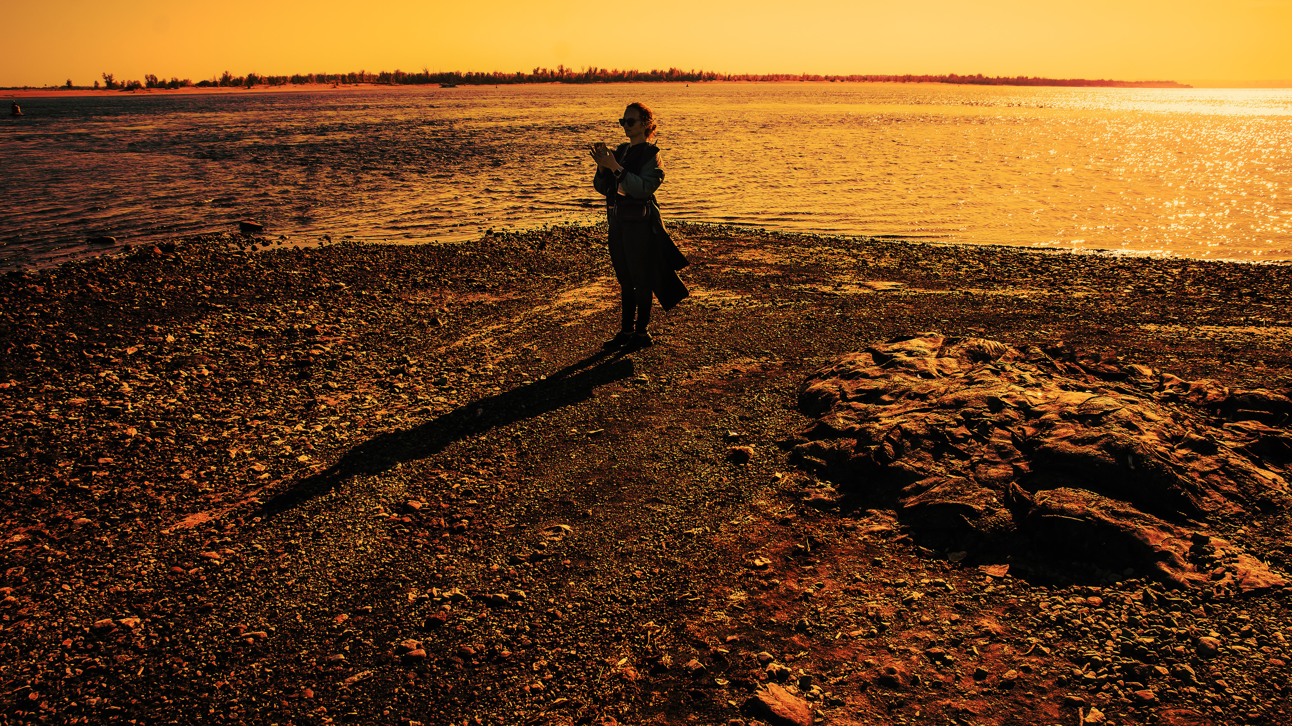 Ярослава. Спасибо за проявленный интерес к моему творчеству! Меня зовут Россохат