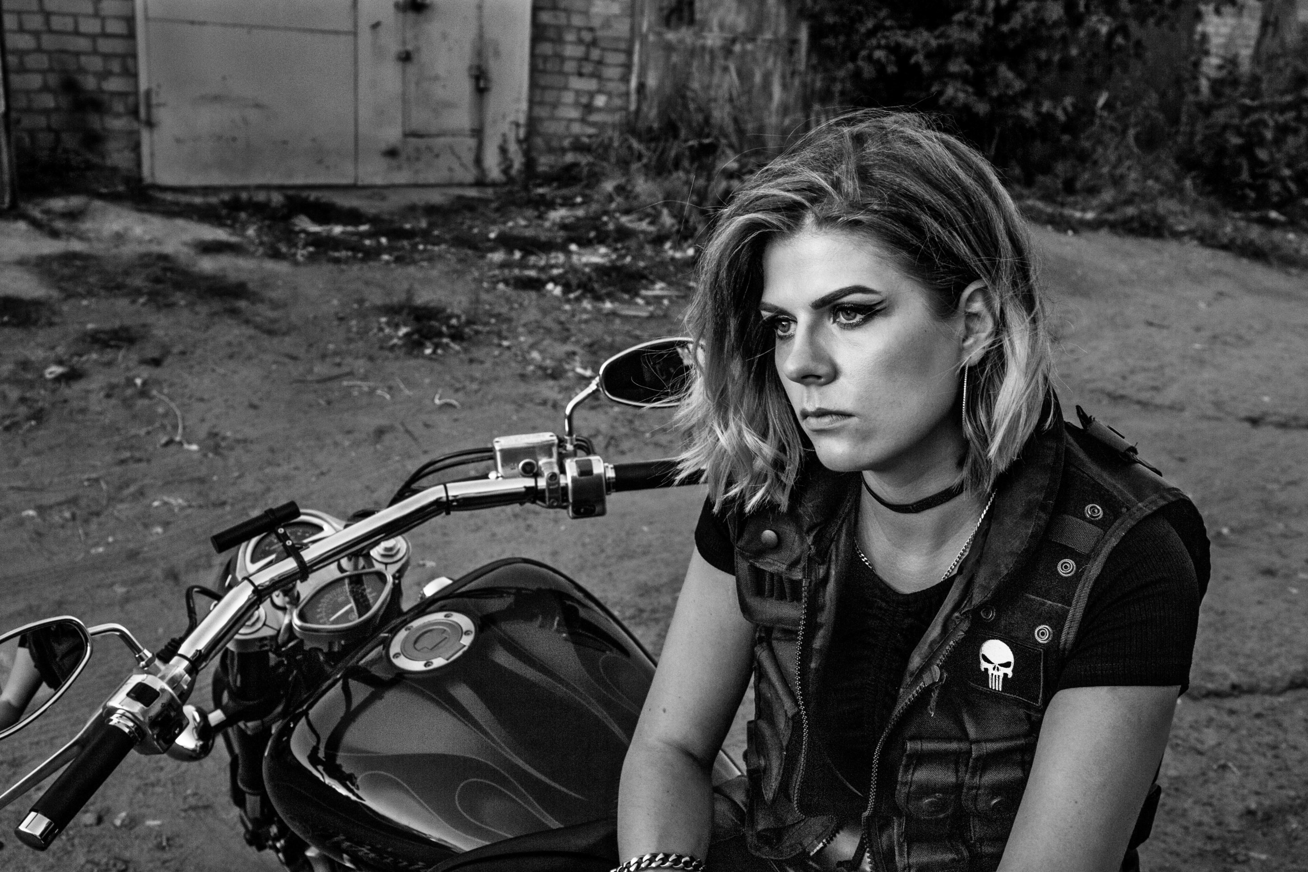 Аня. Спасибо за проявленный интерес к моему творчеству! Меня зовут Россохат