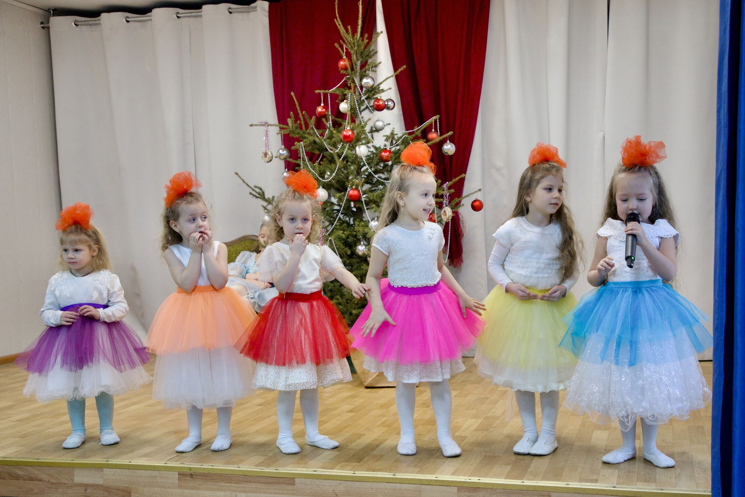 Разные выступления. Школьные выпускные альбомы в Москве Марина Николаева