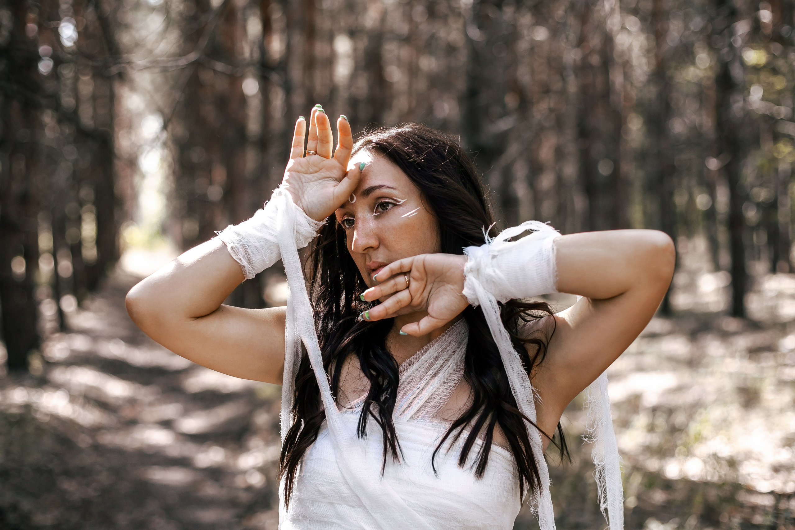 Юлия в лесу. Творческая съемка. Фотограф в Волгограде Норченко Светлана
