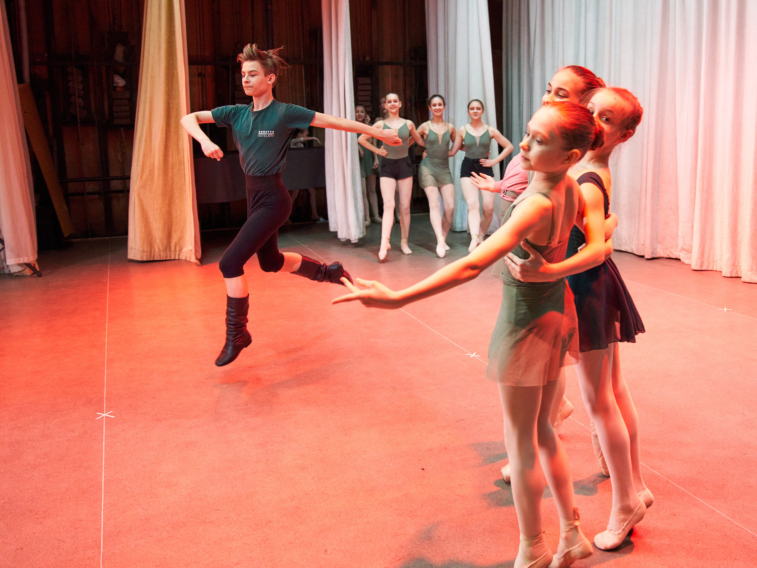 РЕПЕТИЦИИ. Елена Кравченко, ФОТОГРАФИКА