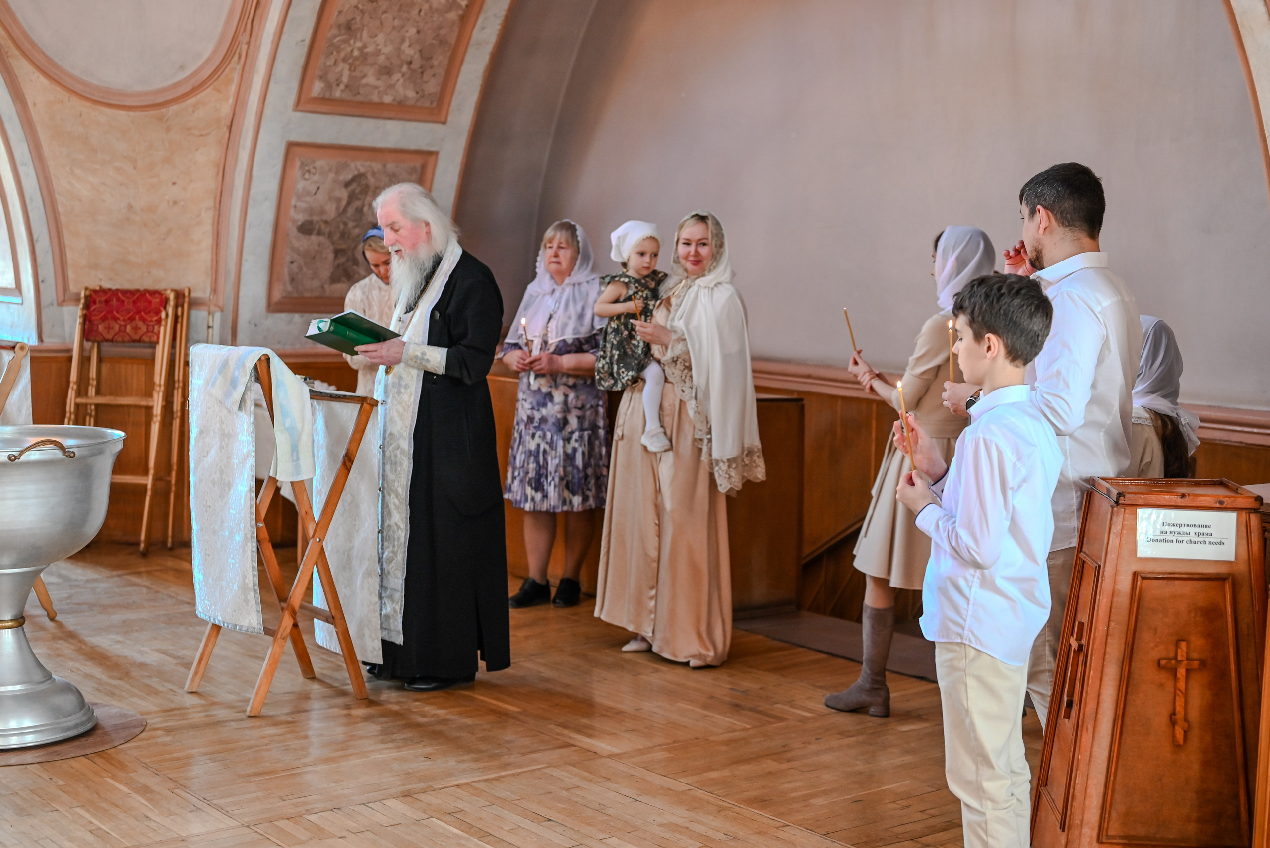 Крещение мама Анна. Семейный и детский фотограф Москва