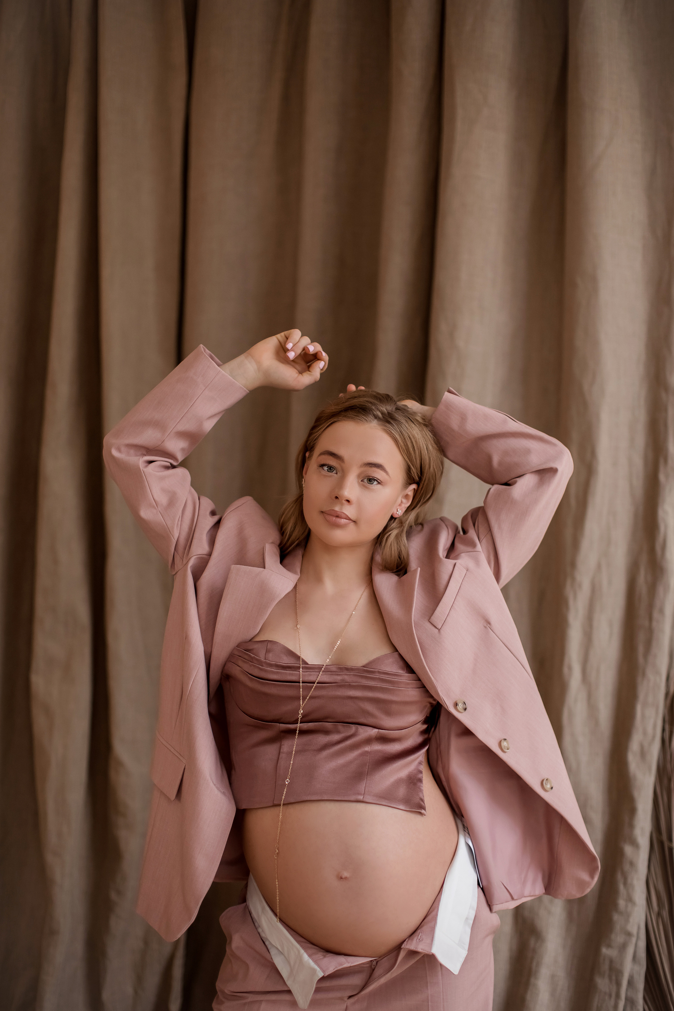 Беременность и женский портрет. Семейный фотограф в Москве