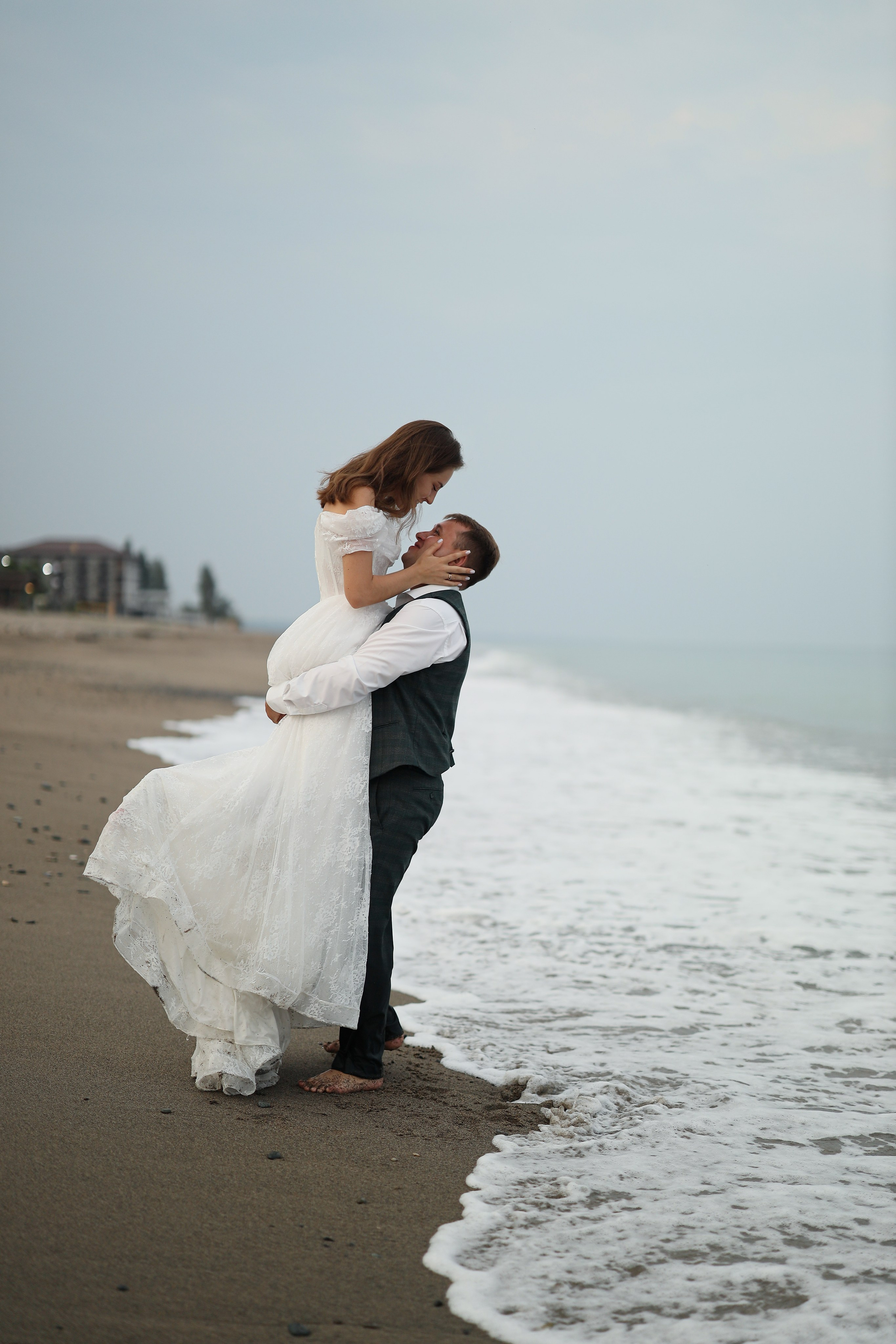 Свадебное Love — story на пляже Абхазии. Свадебный и семейный фотограф в Абхазии Жанна Соснина