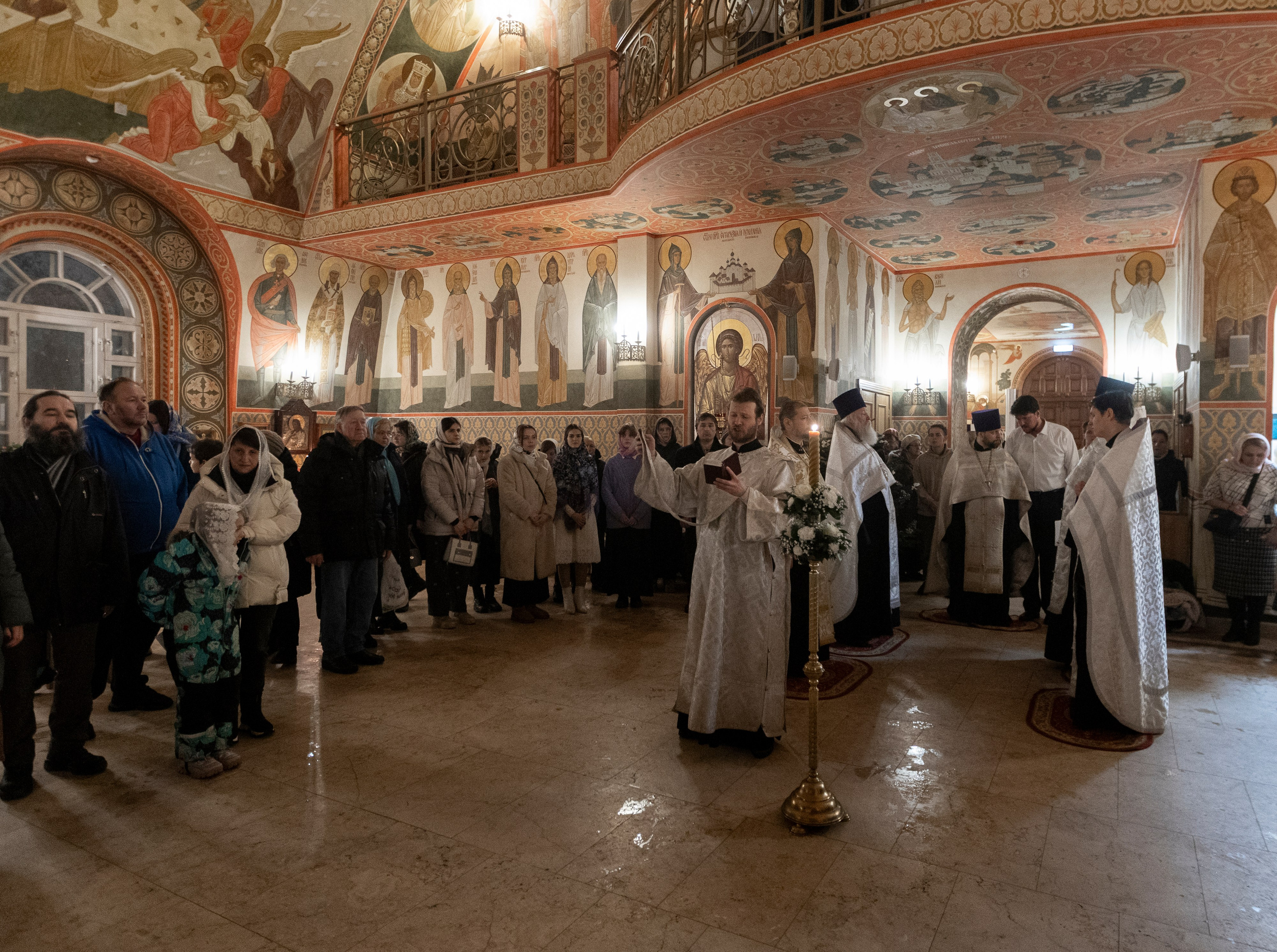 Рождество в храме Св. Вмч. Димитрия Солунского. Интерьерный фотограф в Москве Роман Потапов