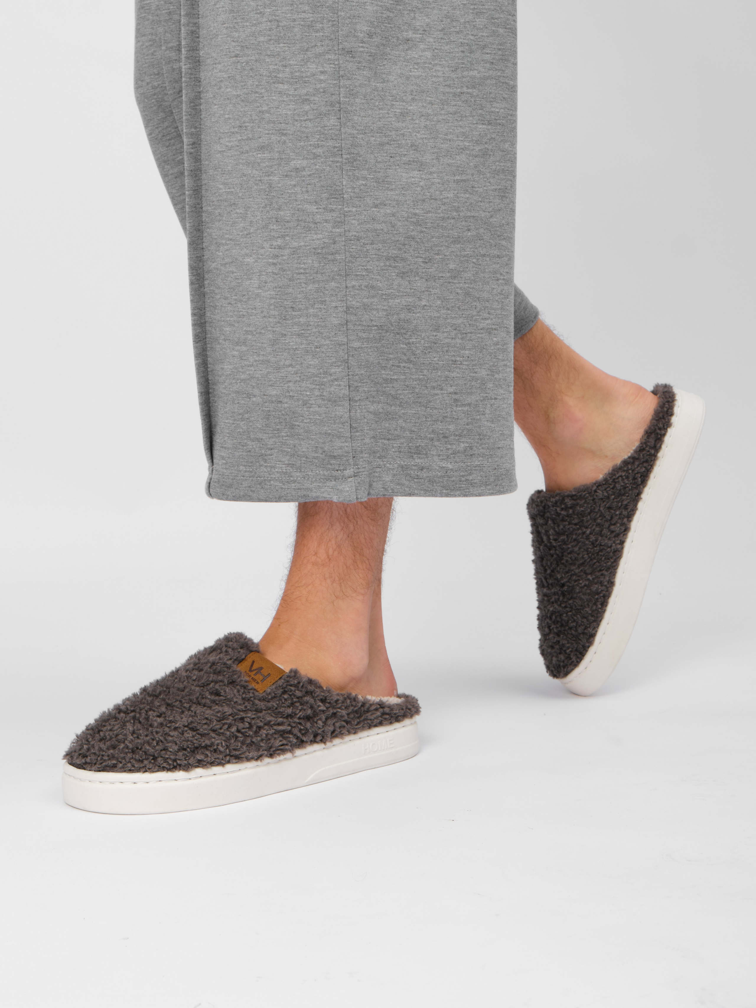 Домашние тапочки. Фотостудия для Wildberries Ozon