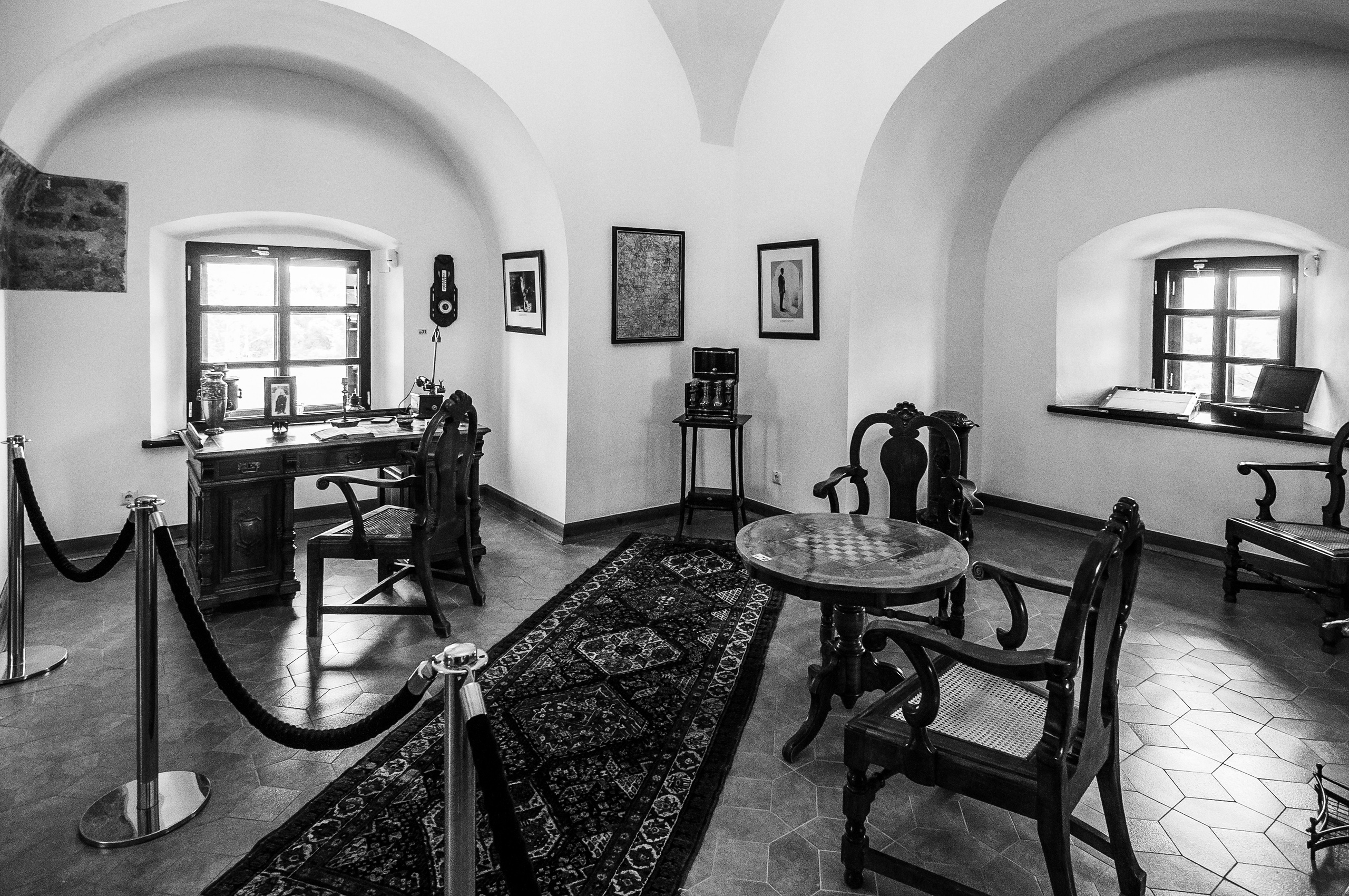 Мирский замок 2013. Фотограф Антон Швец — Монохромная реальность