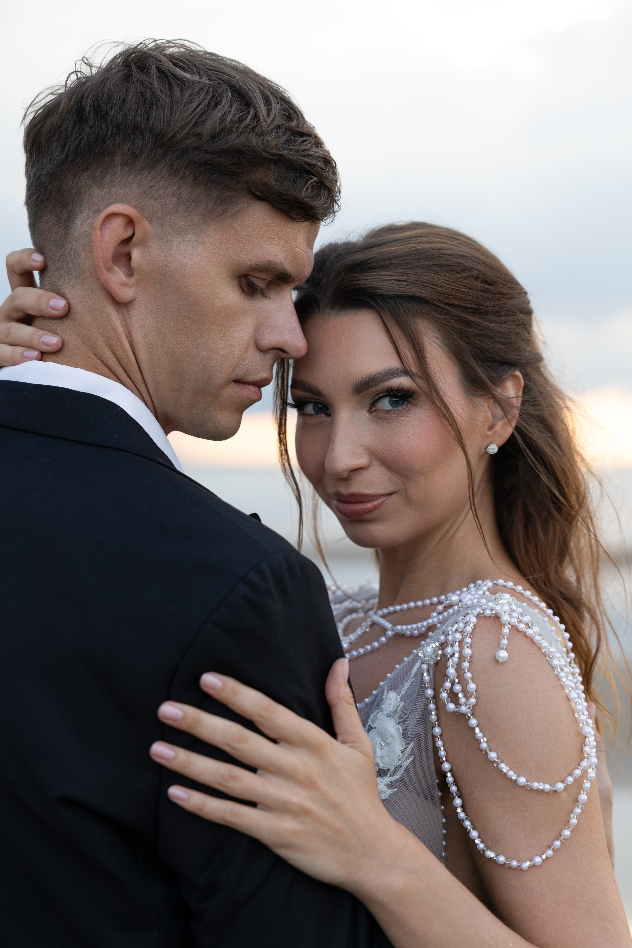 Свадебный ужин для двоих на берегу Финского залива. Фотограф в Санкт-Петербурге Вагнер Юлия