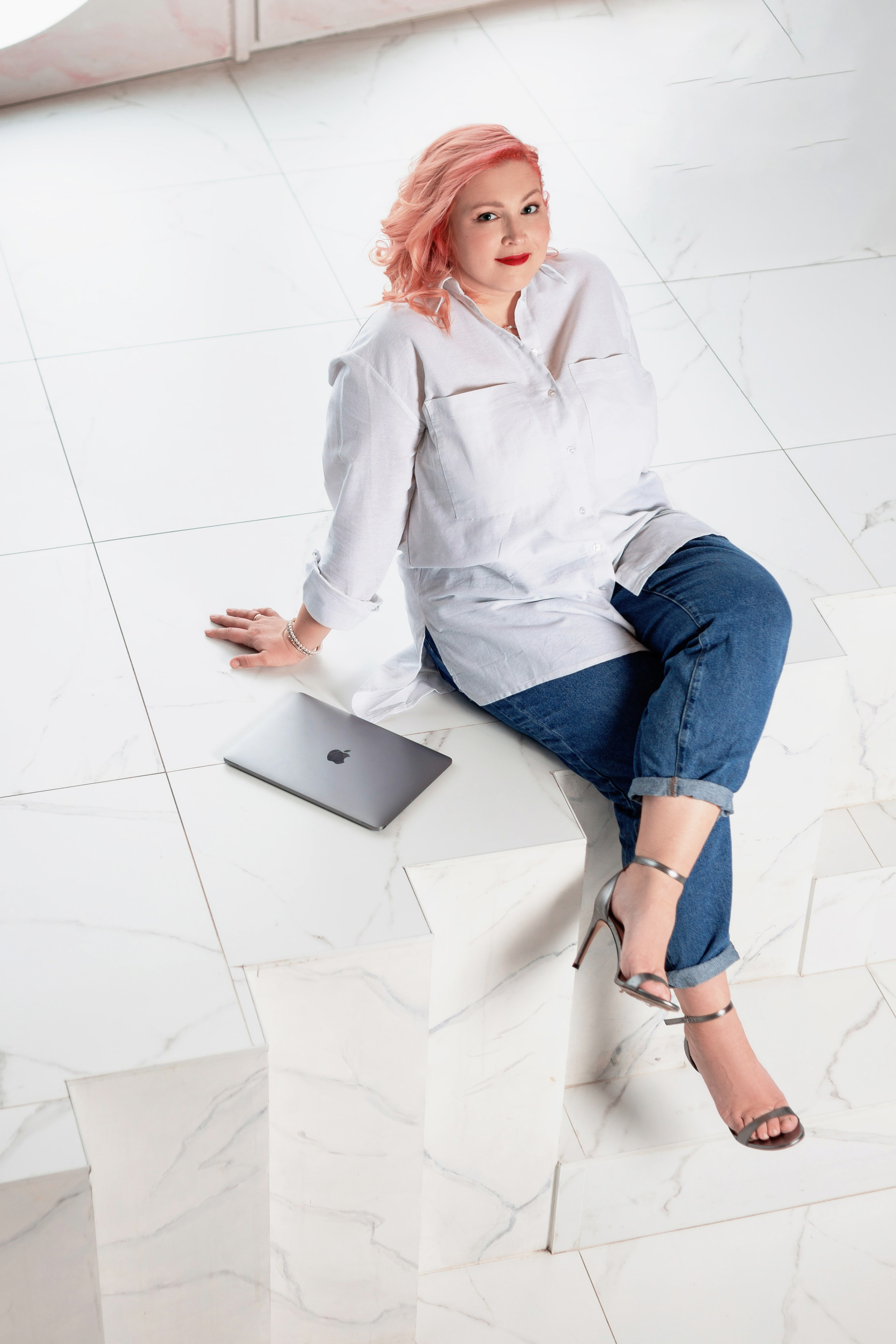 Профессиональные фото для коуча в СПб, яркие портреты для привлечения клиентов. Портретные фотосессии, контент-съемки, репортаж