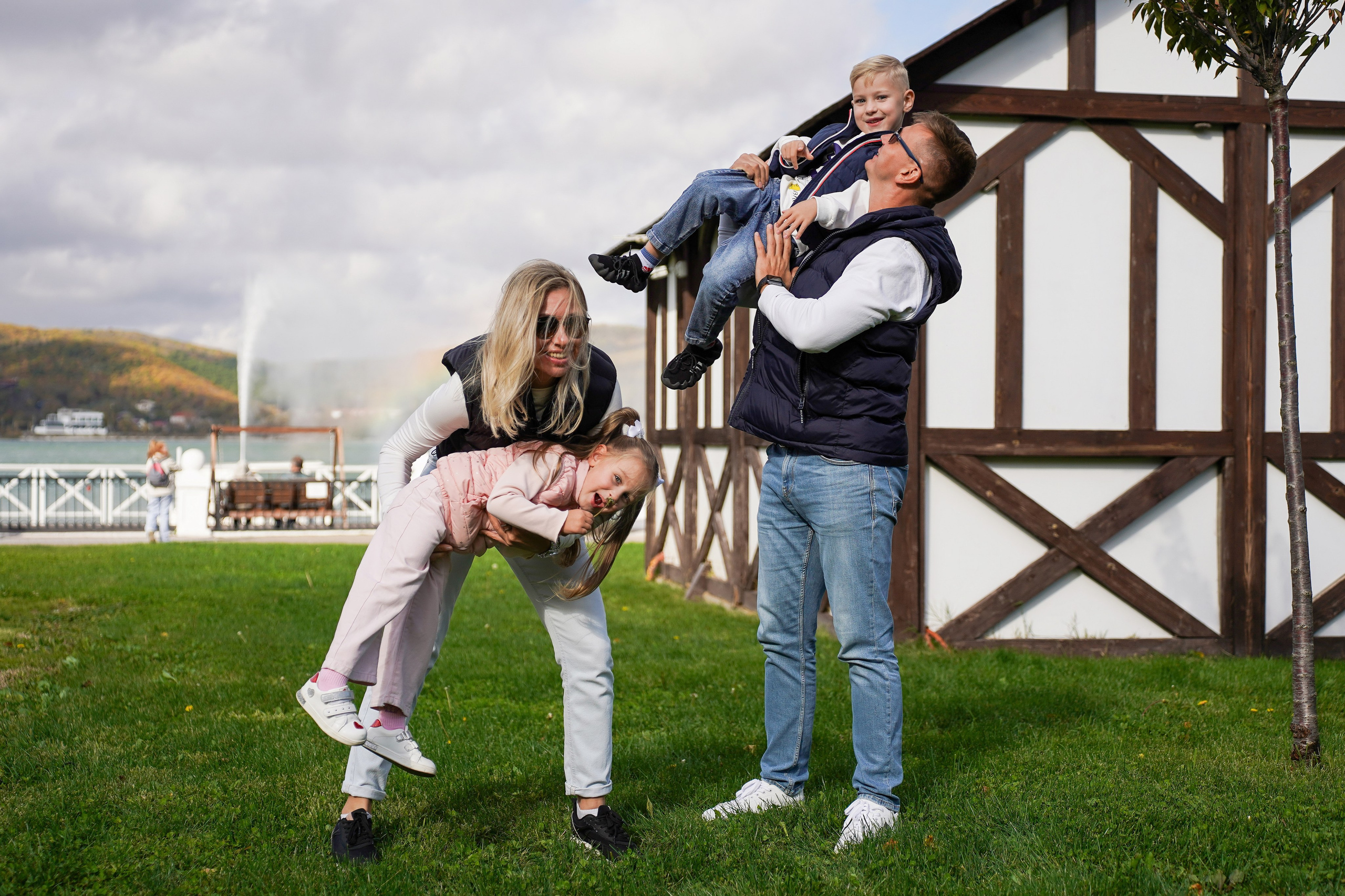 Семейная фотосессия в Абрау-Дюрсо. Фотограф Новороссийск | Геленджик и ЮФО Эльвина Ясинская