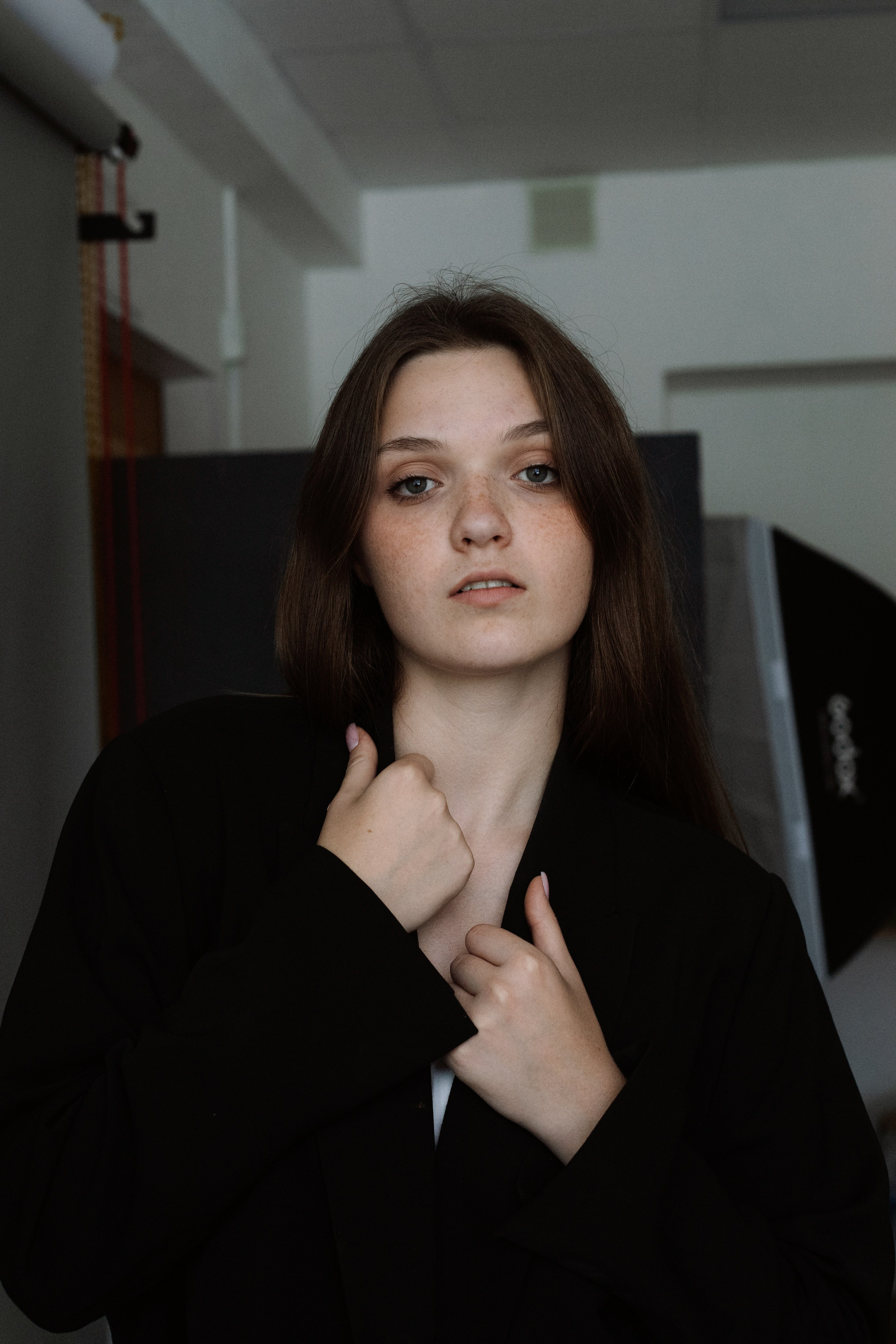 Минималистичная фотосессия в студии для Маши. Портретный фотограф в Иванове Ольга Гуральник