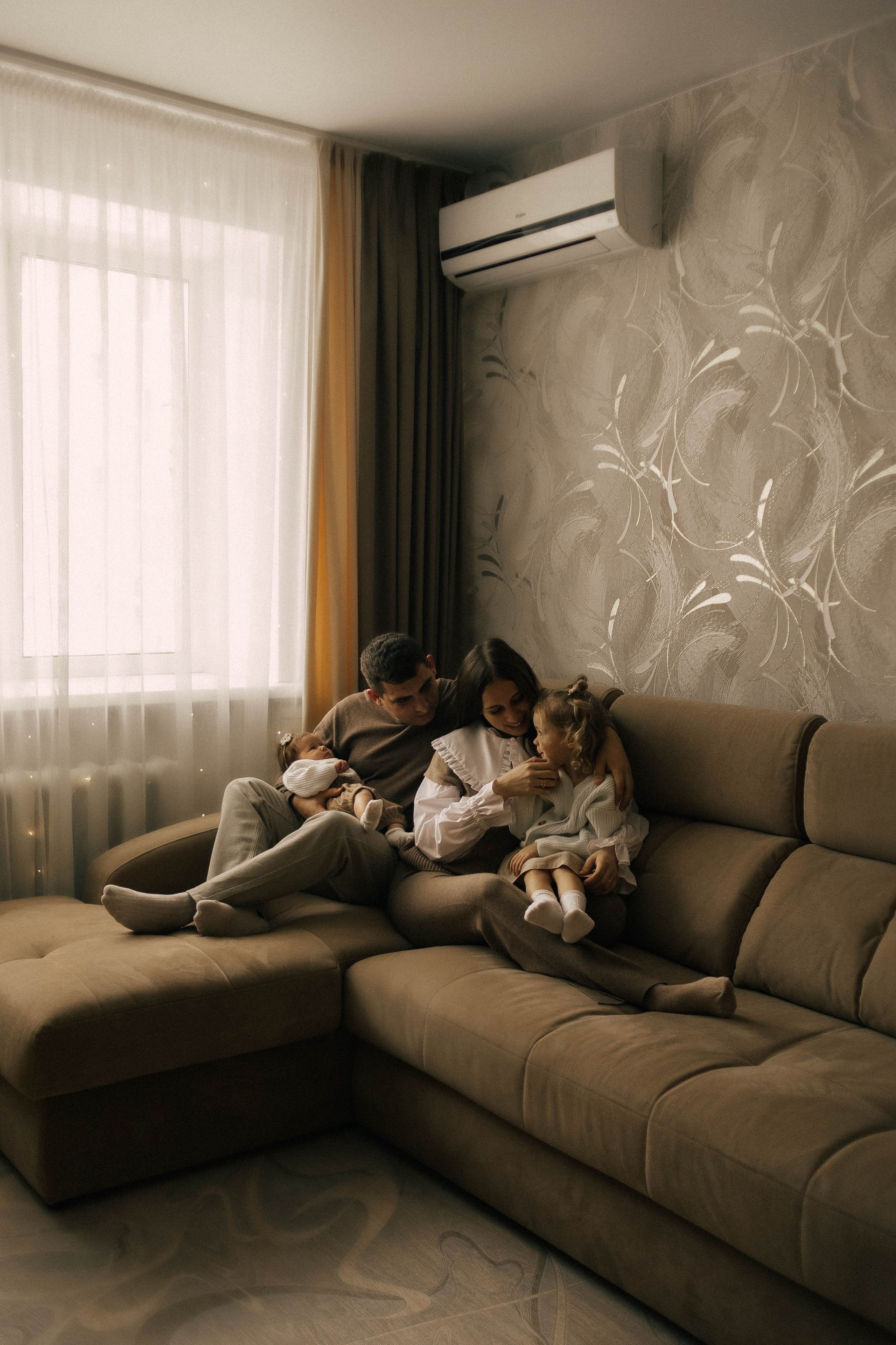 Анастасия, Андрей, Ариша и Анюта. Главная