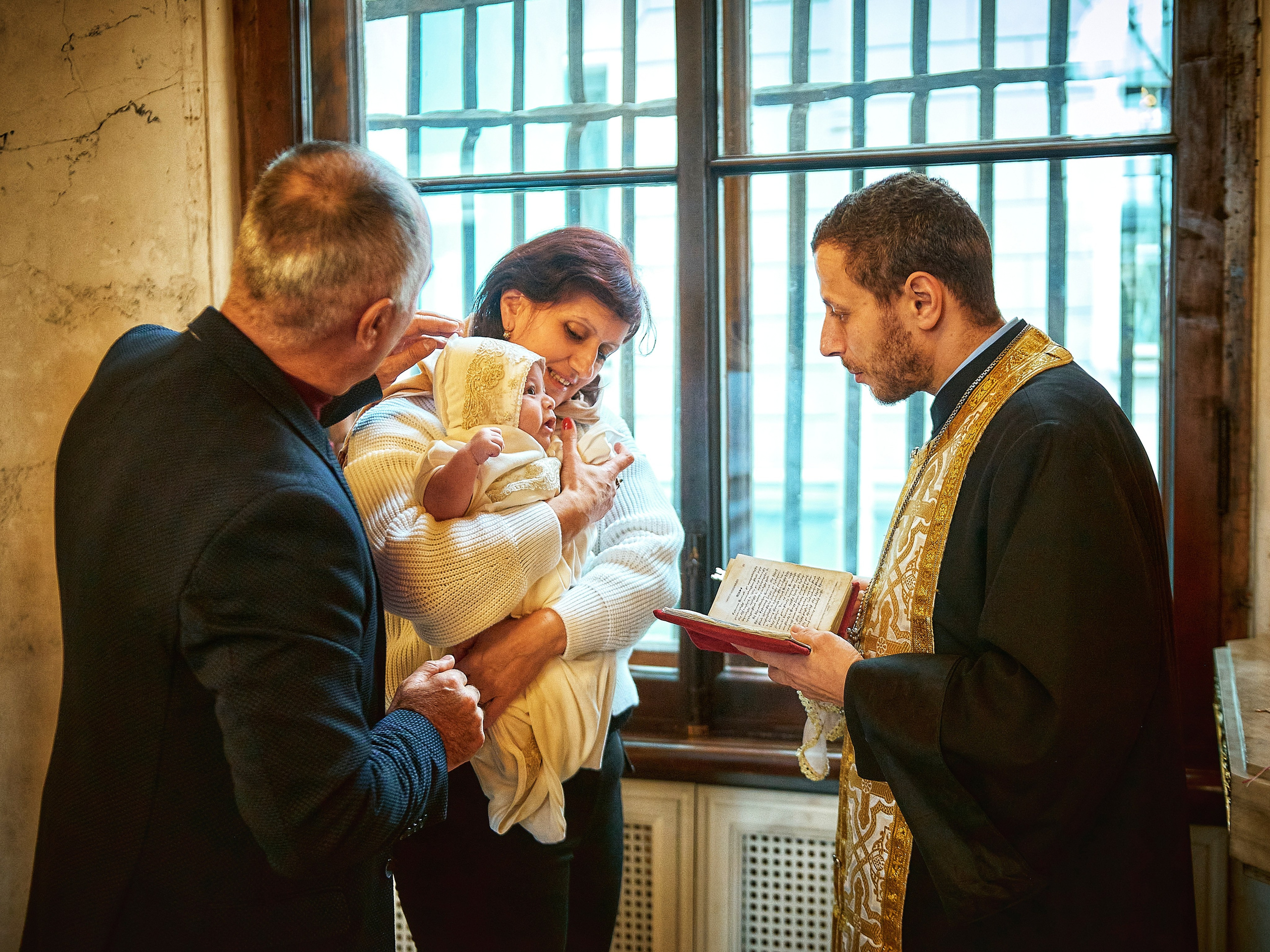 Крещение Марка | «Армянская апостольская церковь Святой Екатерины». Свадебный фотограф в Санкт-Петербурге Славин Денис