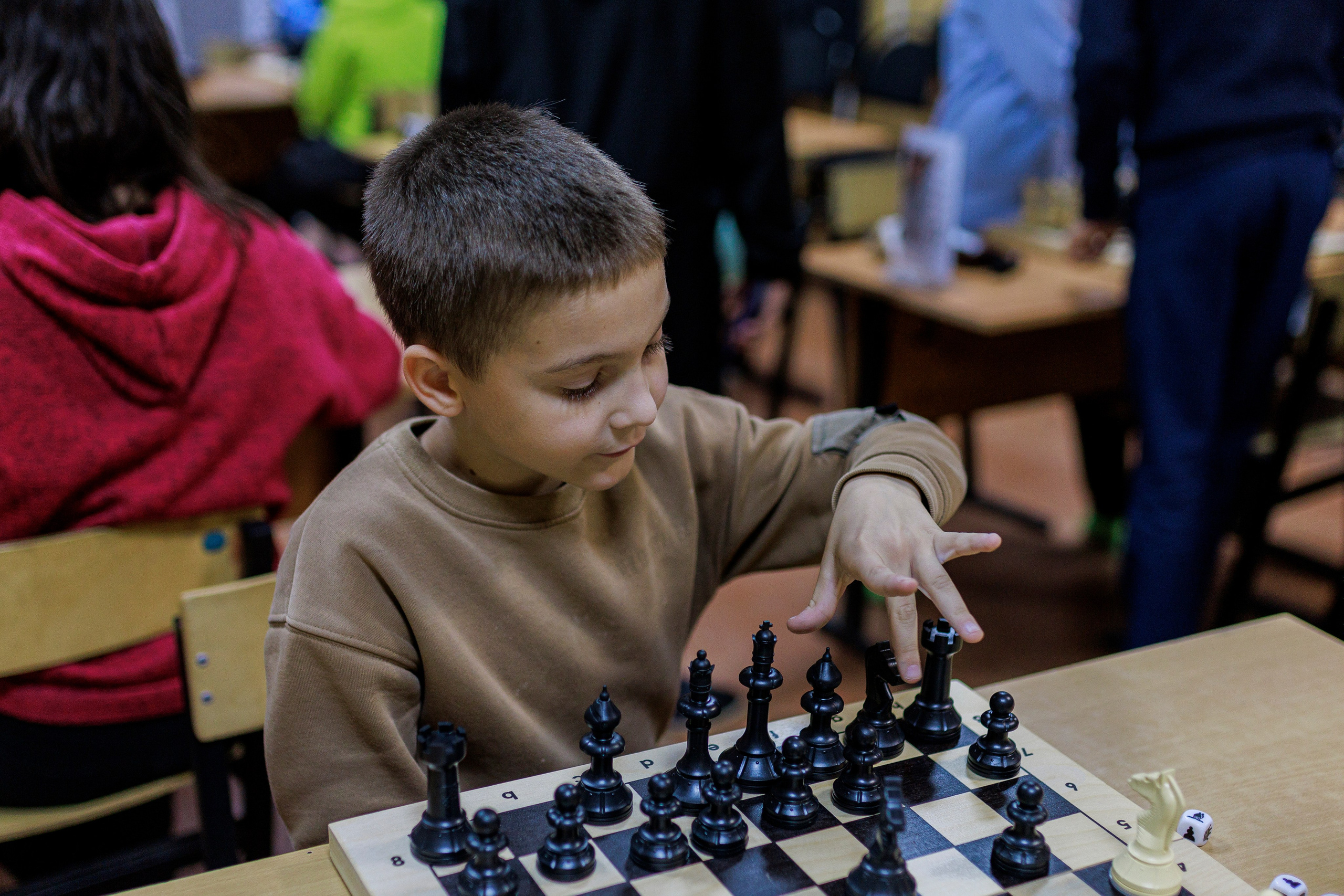 Репортажная сьёмка игры в шахматы в детском доме. Семейный и детский фотограф в Рязани Васюгова Мария