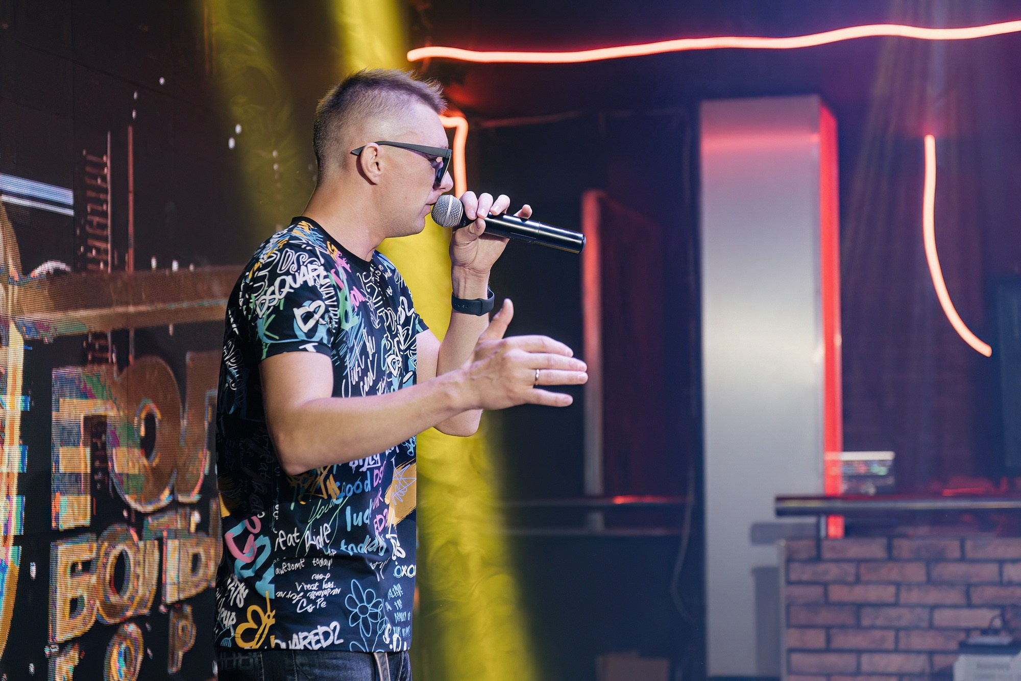 Караоке-проект «Голос большого города». Свадебный и репортажный фотограф Никита Сницарев в Барнауле