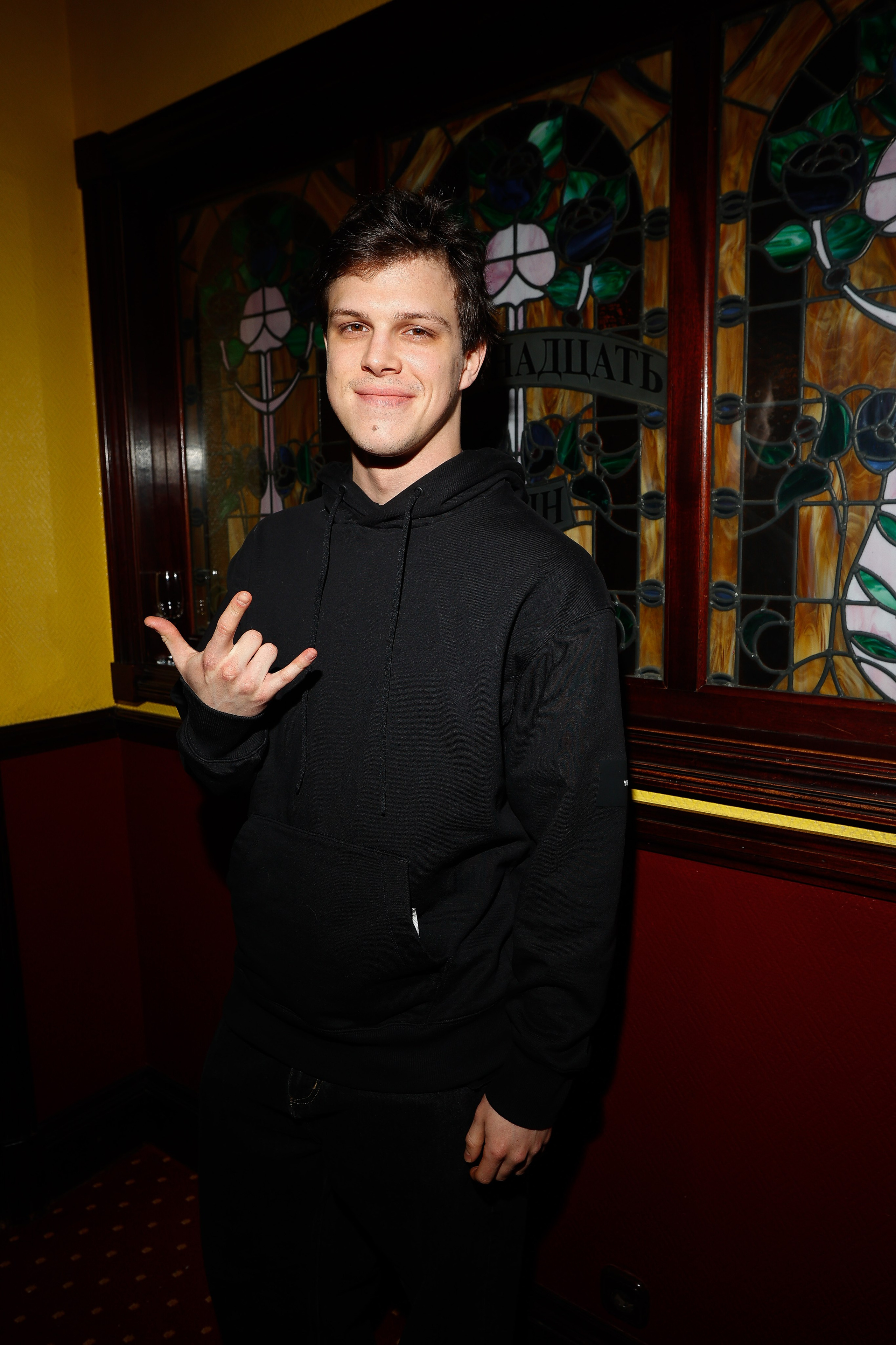 Саша и Питер | 16 тонн | Premier. Nikolskayasecular