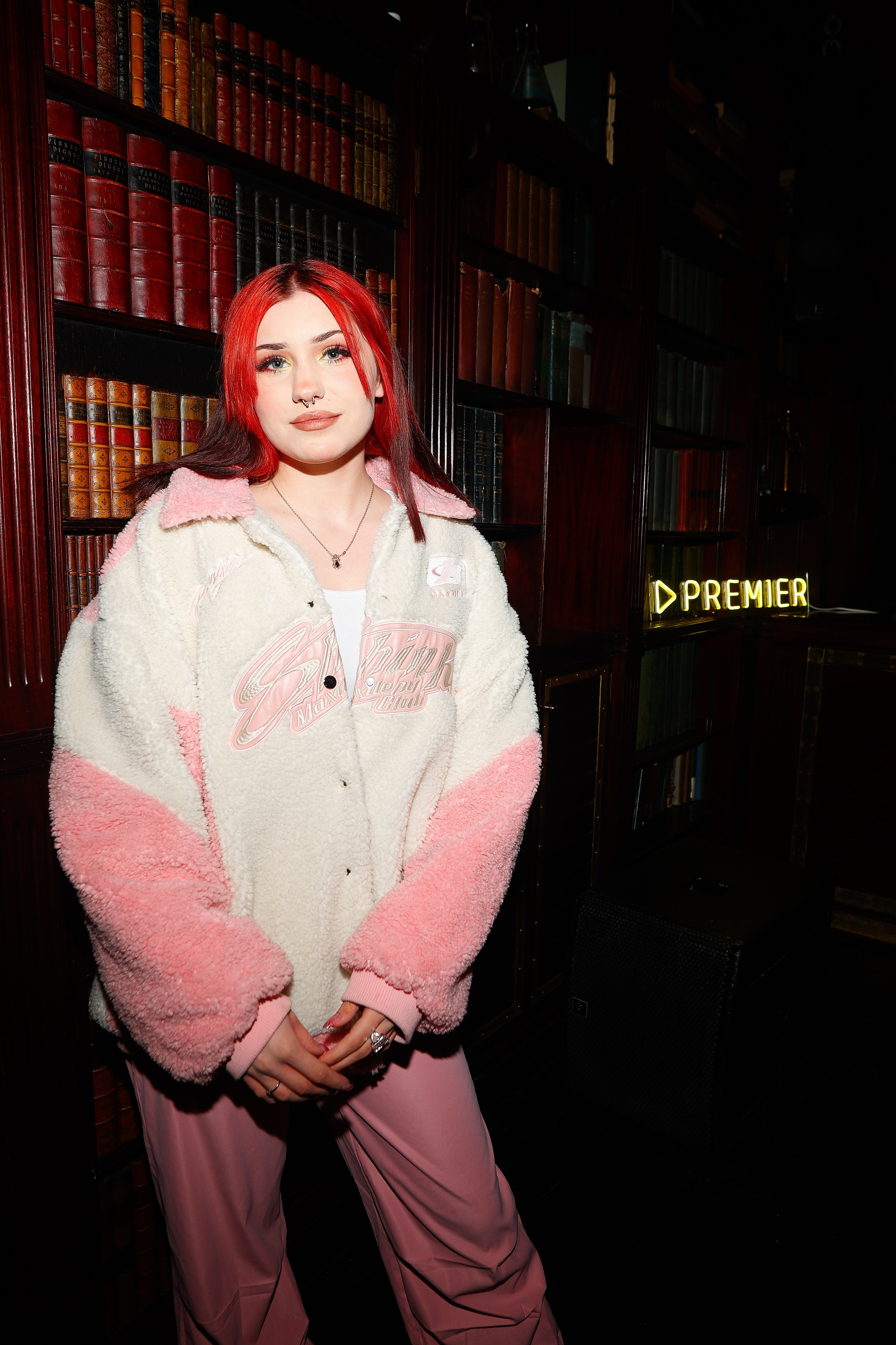 Саша и Питер | 16 тонн | Premier. Nikolskayasecular