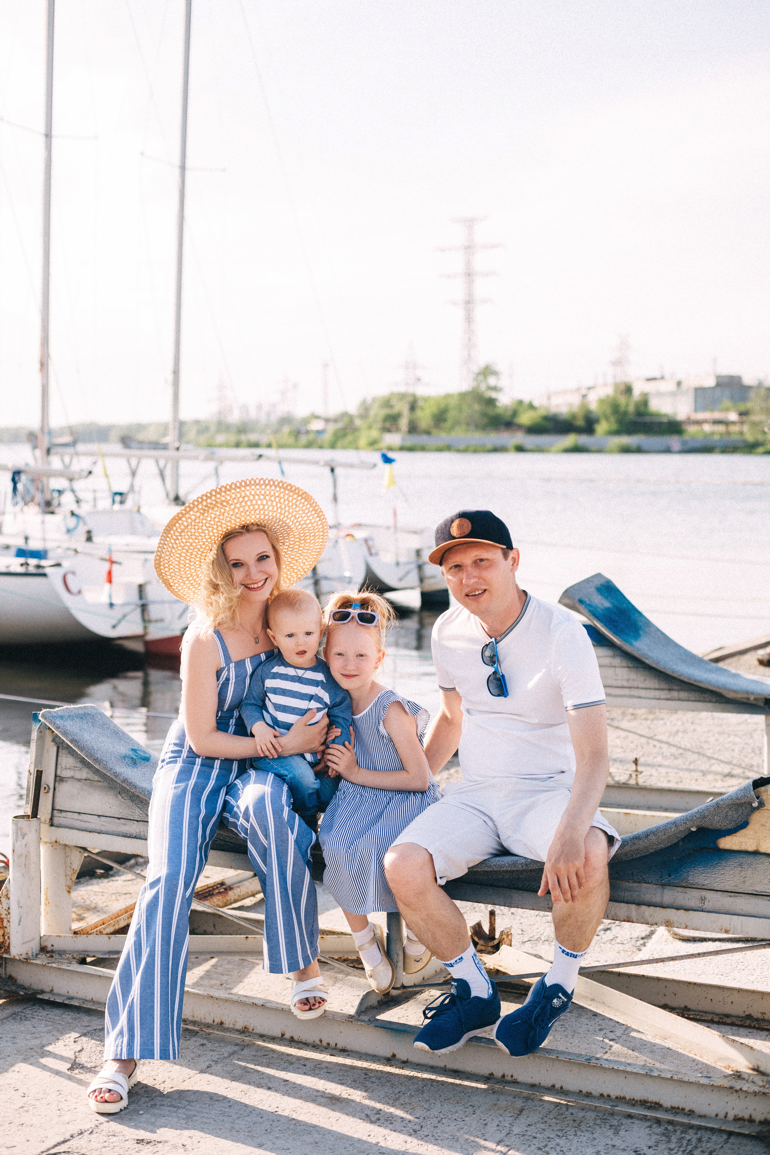 Семейная фотосессия в морском стиле. Свадебный и семейный фотограф Ксения Шекк Екатеринбург
