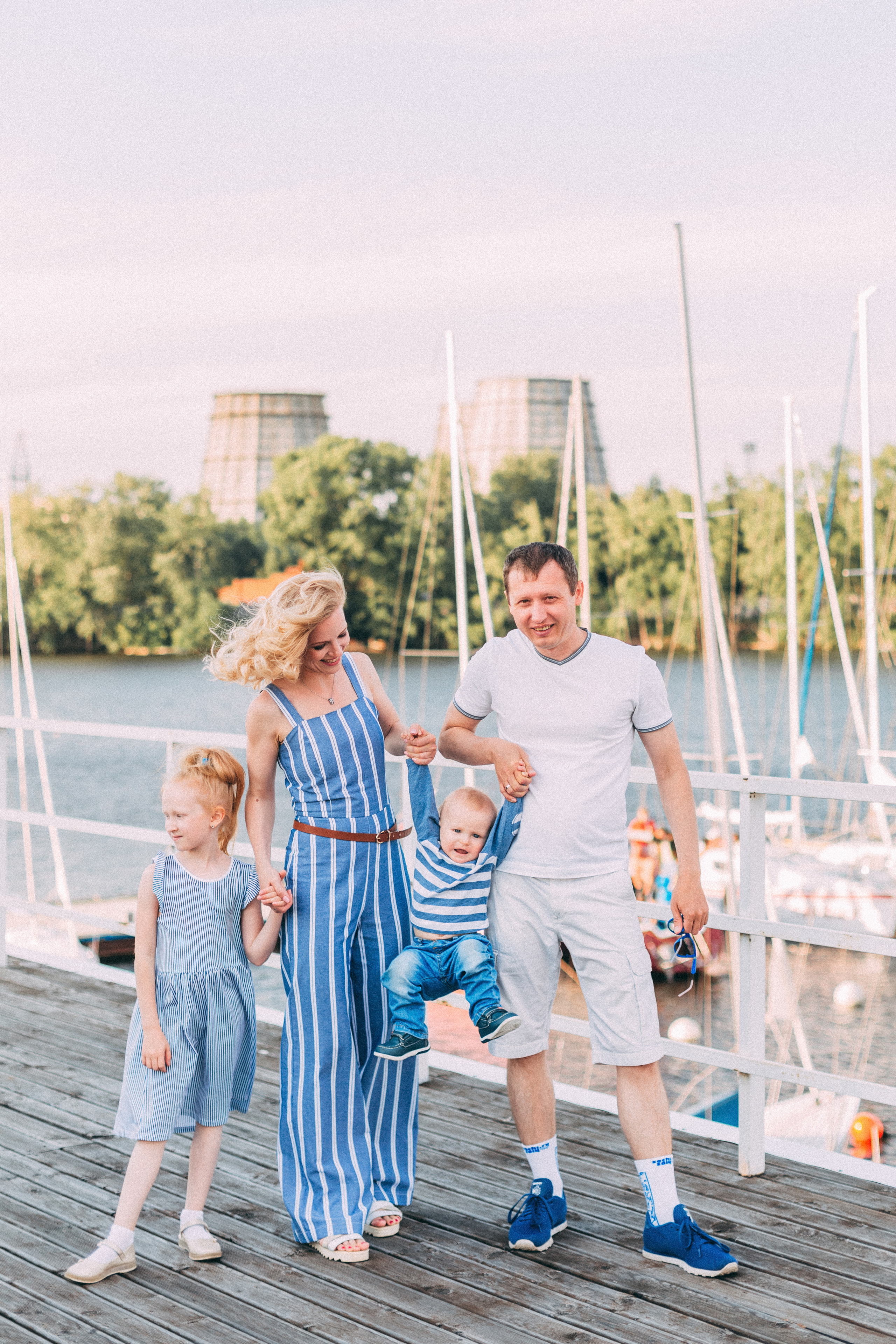 Семейная фотосессия в морском стиле. Свадебный и семейный фотограф Ксения Шекк Екатеринбург