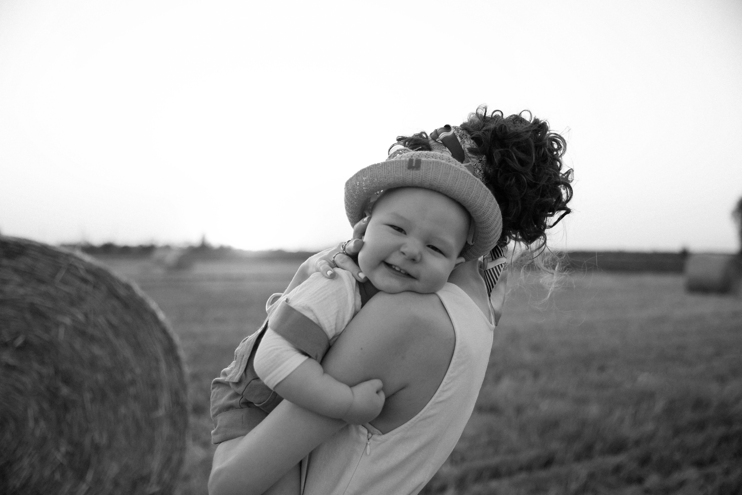 Поле. Лето. Тёплый ветерок. Семейный и свадебный фотограф в Краснодаре. Кристина Ендальцева