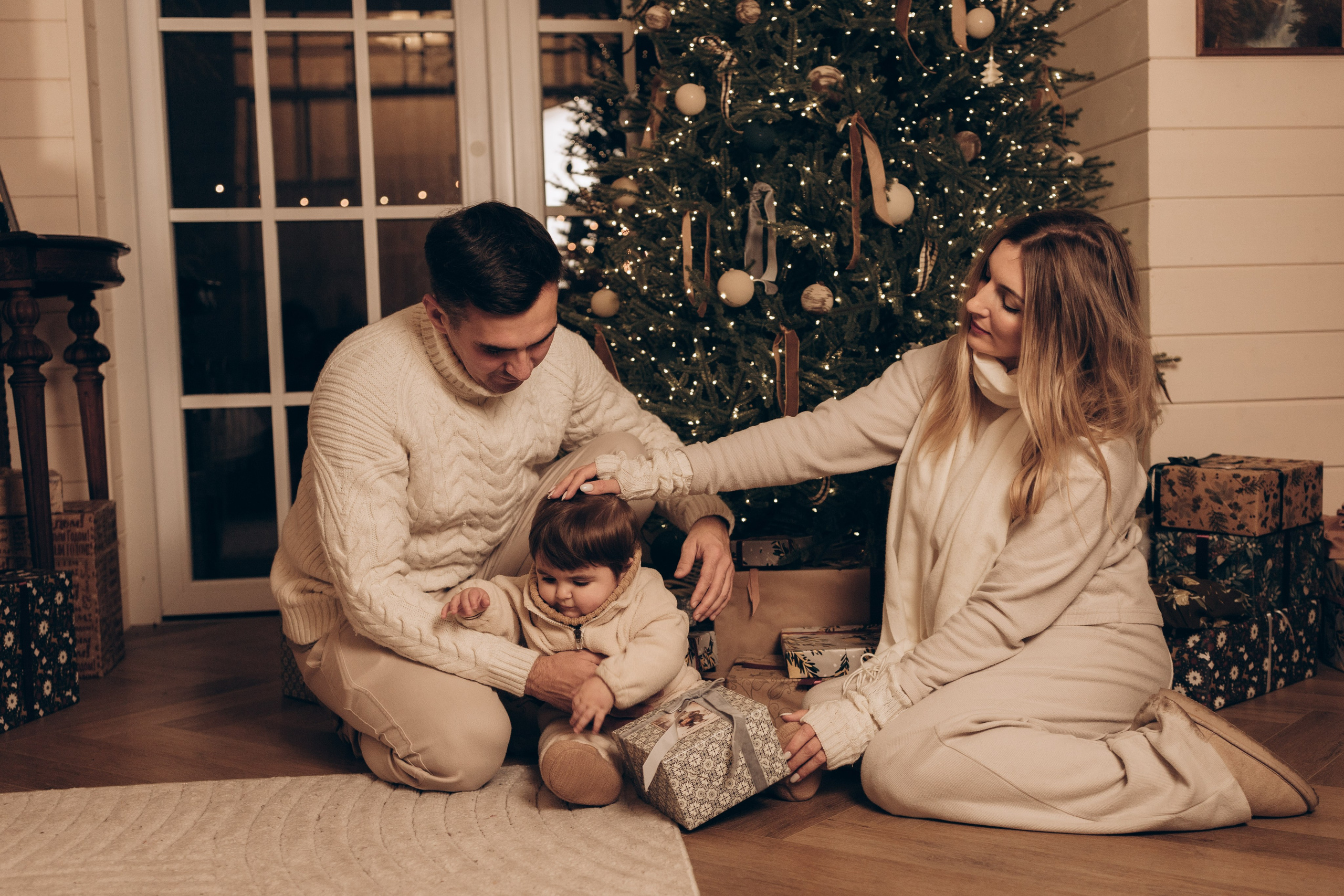 Семейная новогодняя фотосессия в Леона даче. Семейный и детский фотограф в Санкт-Петербурге Павлова Елена