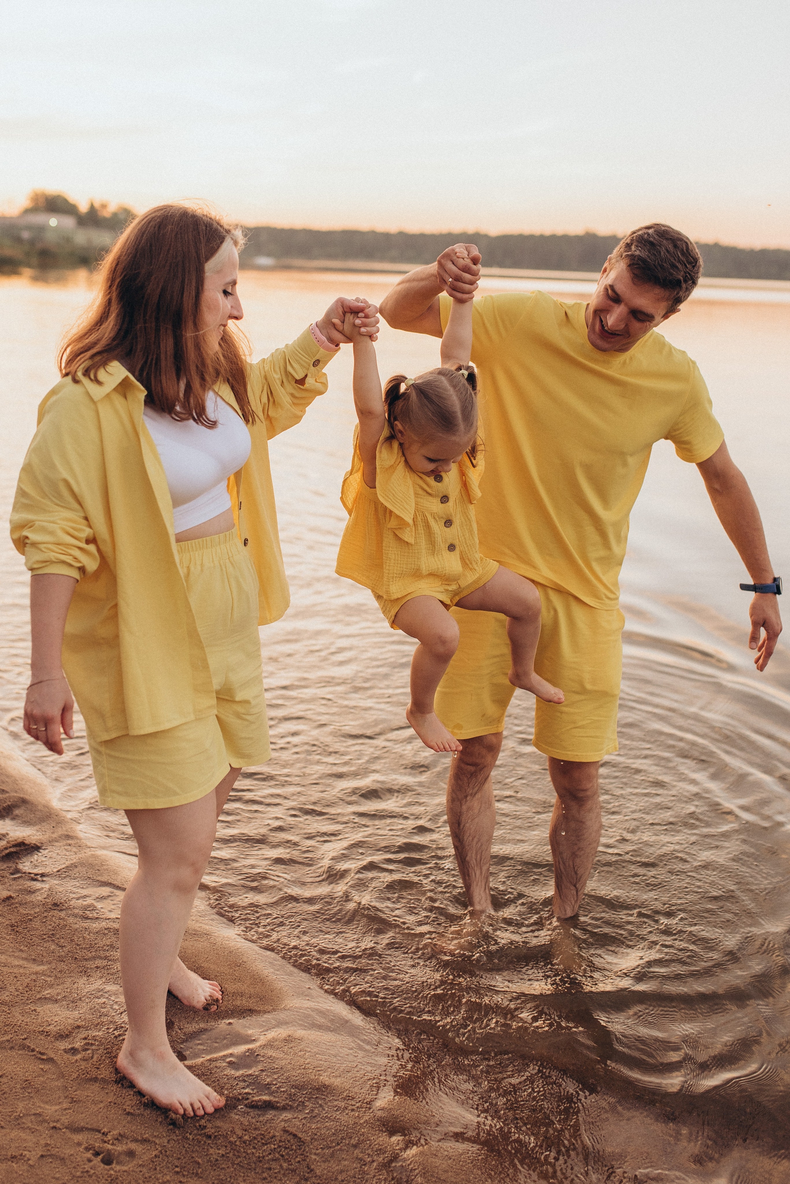 Летняя прогулка на закате. Семейный фотограф в Москве Екатерина Север