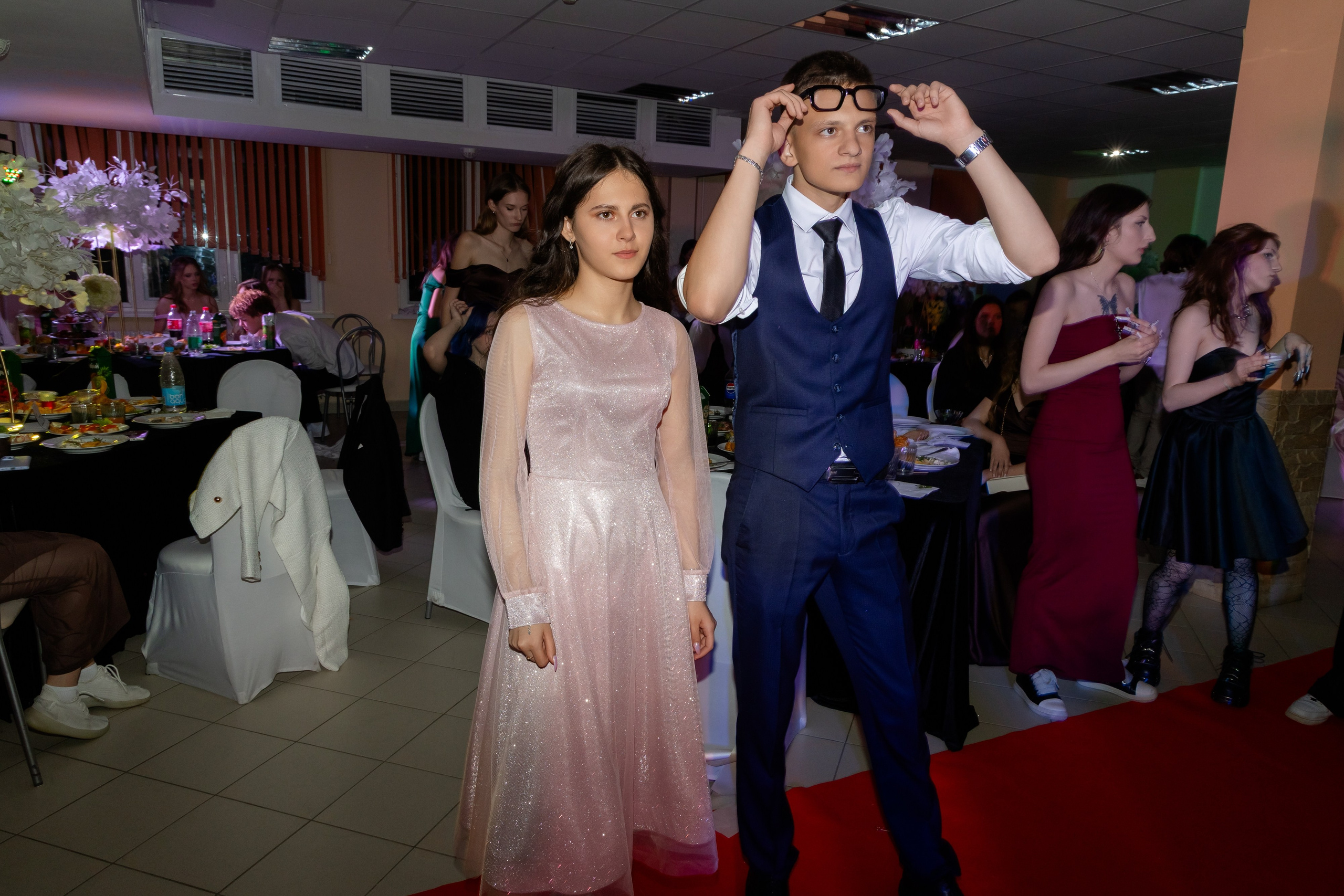 Школьный выпускной 2025 год в Минске, Беларуси. Свадебный фотограф в Минске/Беларуси Сергей Спиридонов