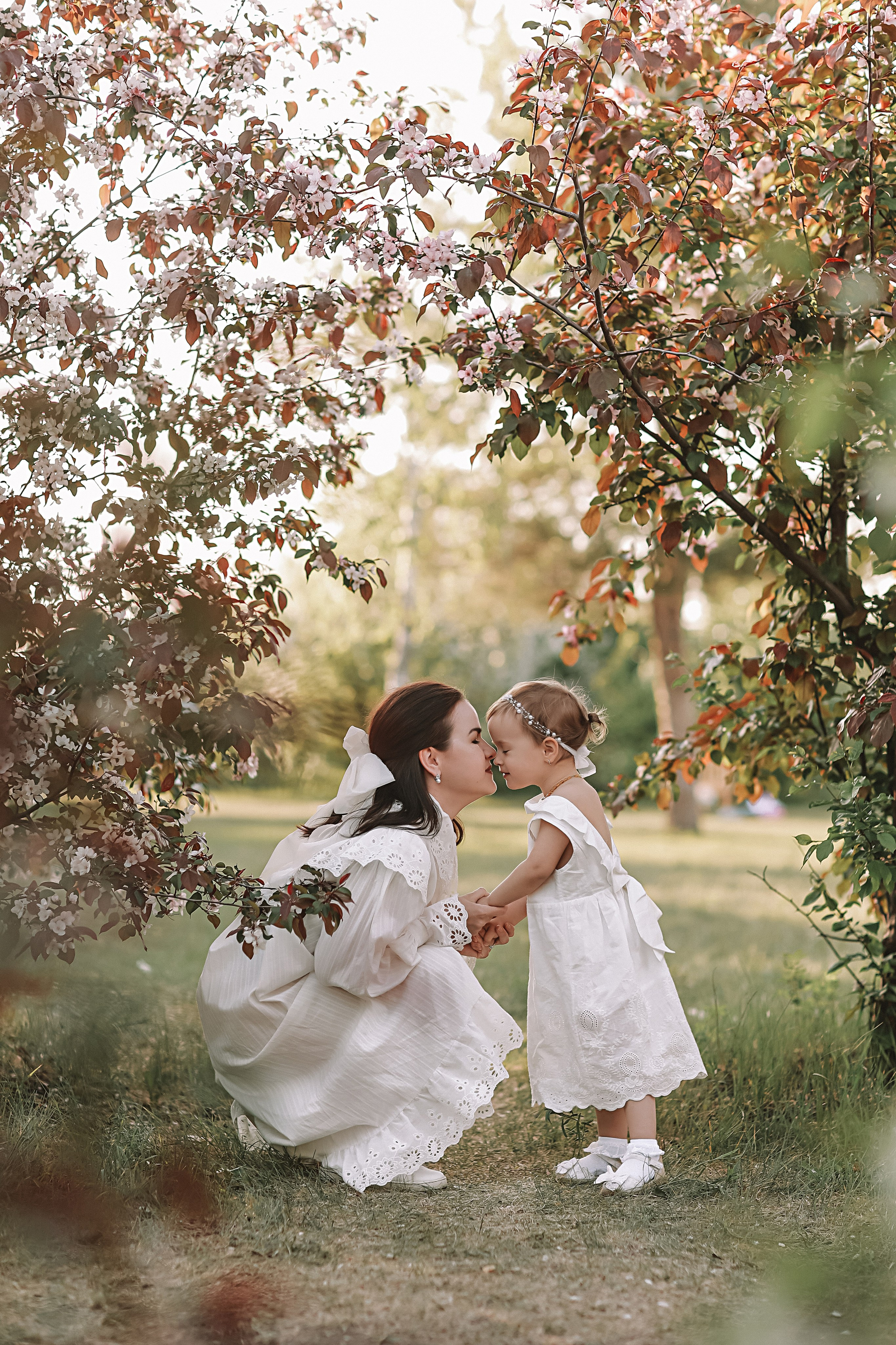 Яблони. Семейный фотограф Тюмень, фотограф на роды Салмина Мария
