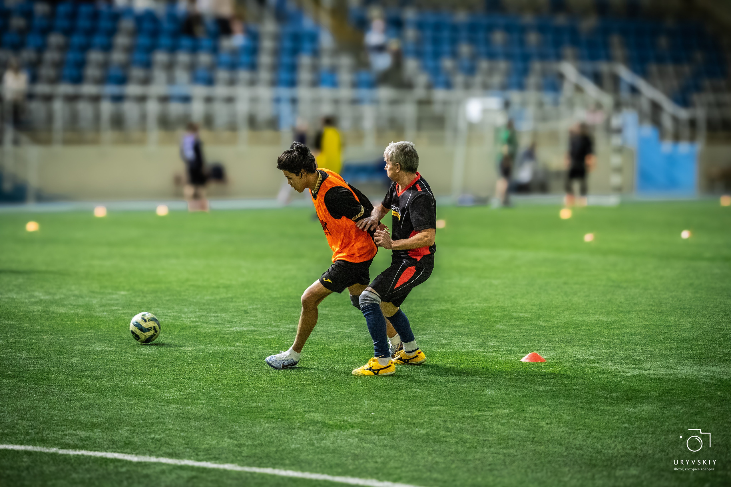 Командор футбол 29.11.2025. Игорь Урывский. Фотограф Красноярск