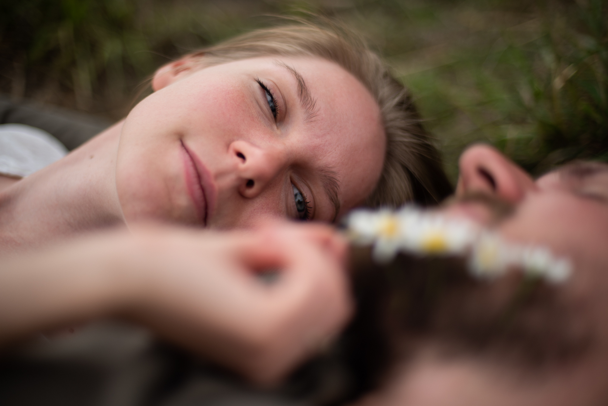 Любовь в полях. Портретный фотограф Белград Матвей Кармаков