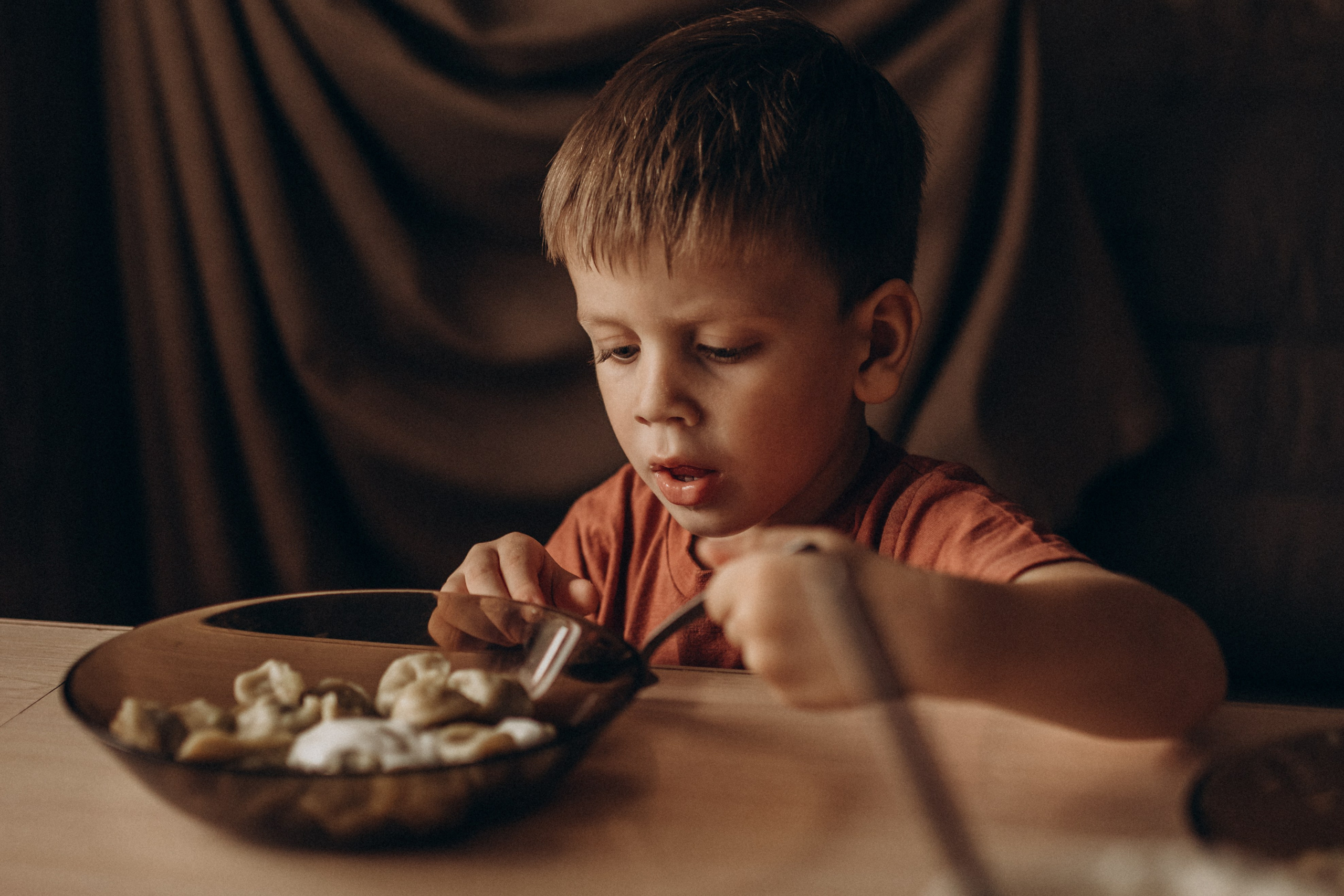 Бабушка с внуками. Семейный фотограф lifestyle в Новосибирске Елена Шпилевая